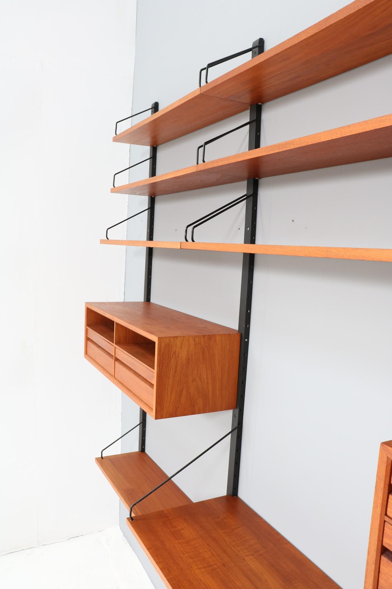 Mid-Century Modern Royal Wall Unit by Poul Cadovius for Cado, 1960s For Sale 5