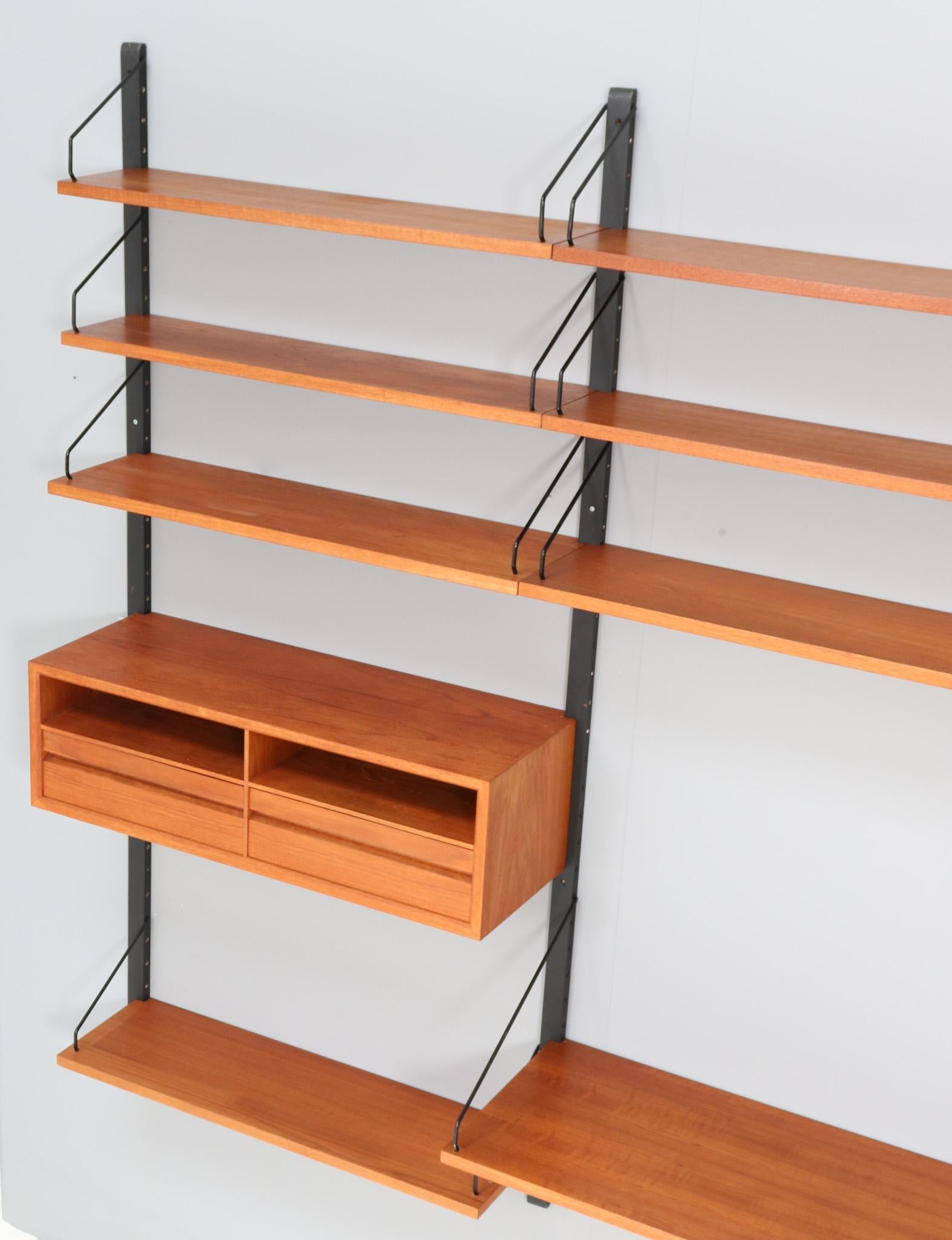 Mid-Century Modern Royal Wall Unit by Poul Cadovius for Cado, 1960s For Sale 7