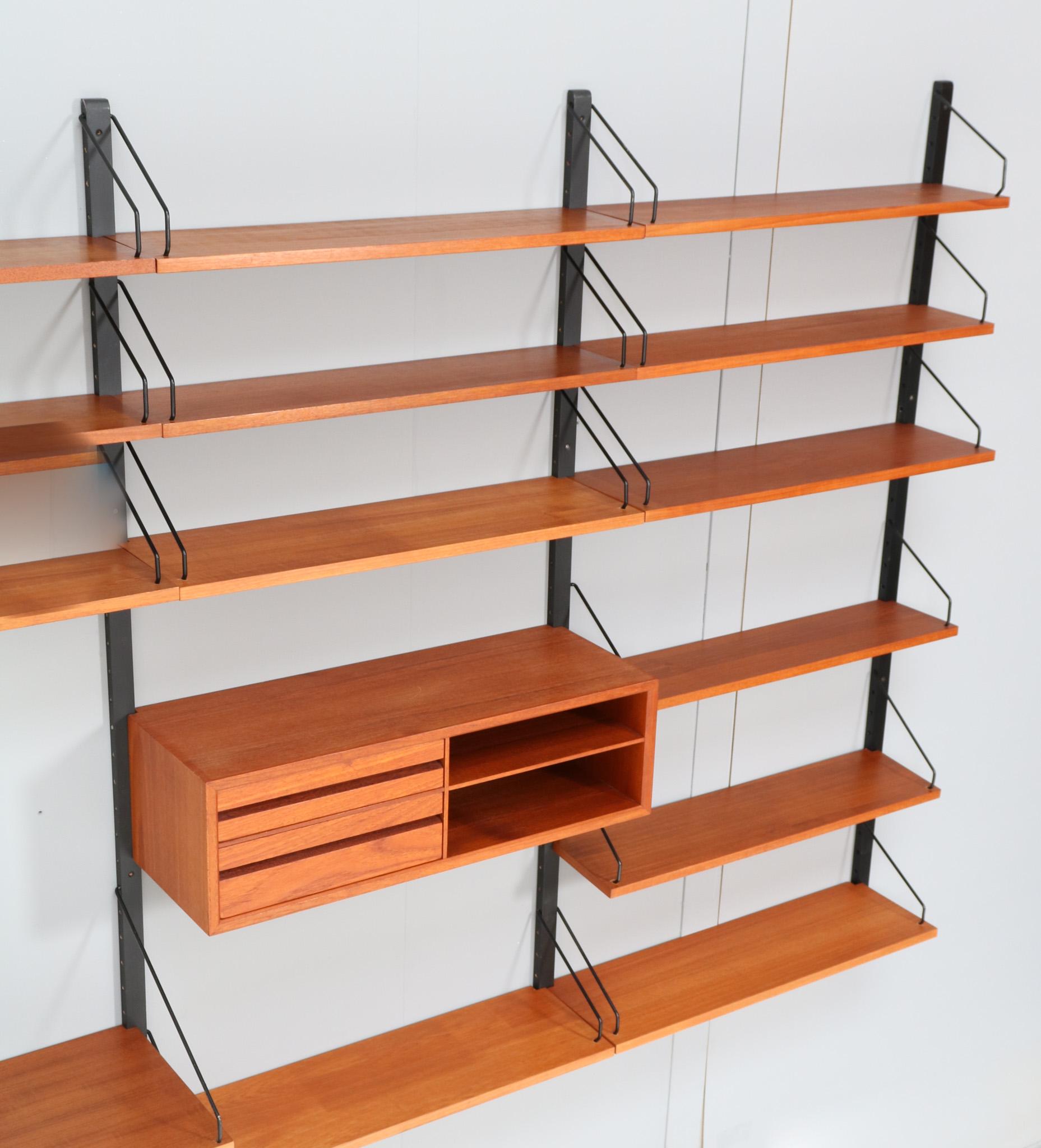 Mid-Century Modern Royal Wall Unit by Poul Cadovius for Cado, 1960s For Sale 9