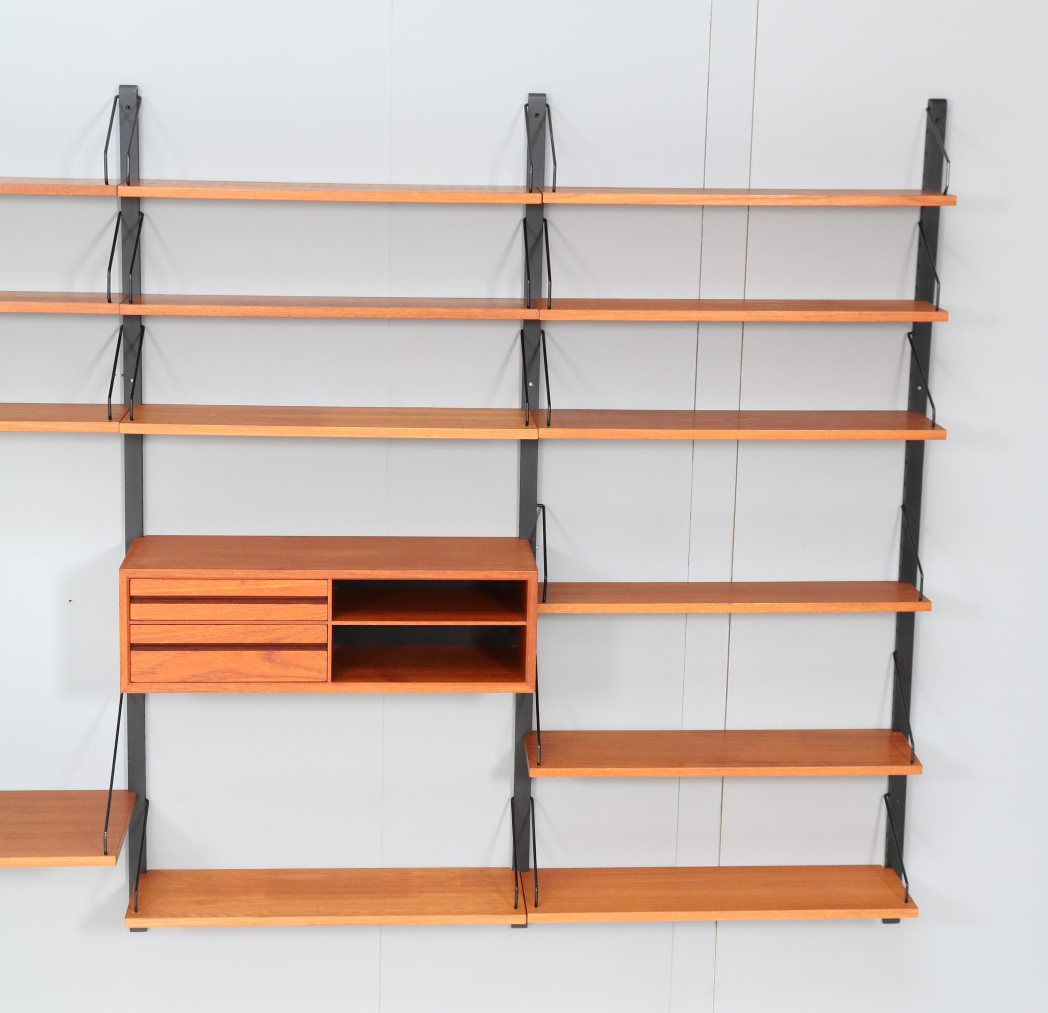 Mid-Century Modern Royal Wall Unit by Poul Cadovius for Cado, 1960s For Sale 1