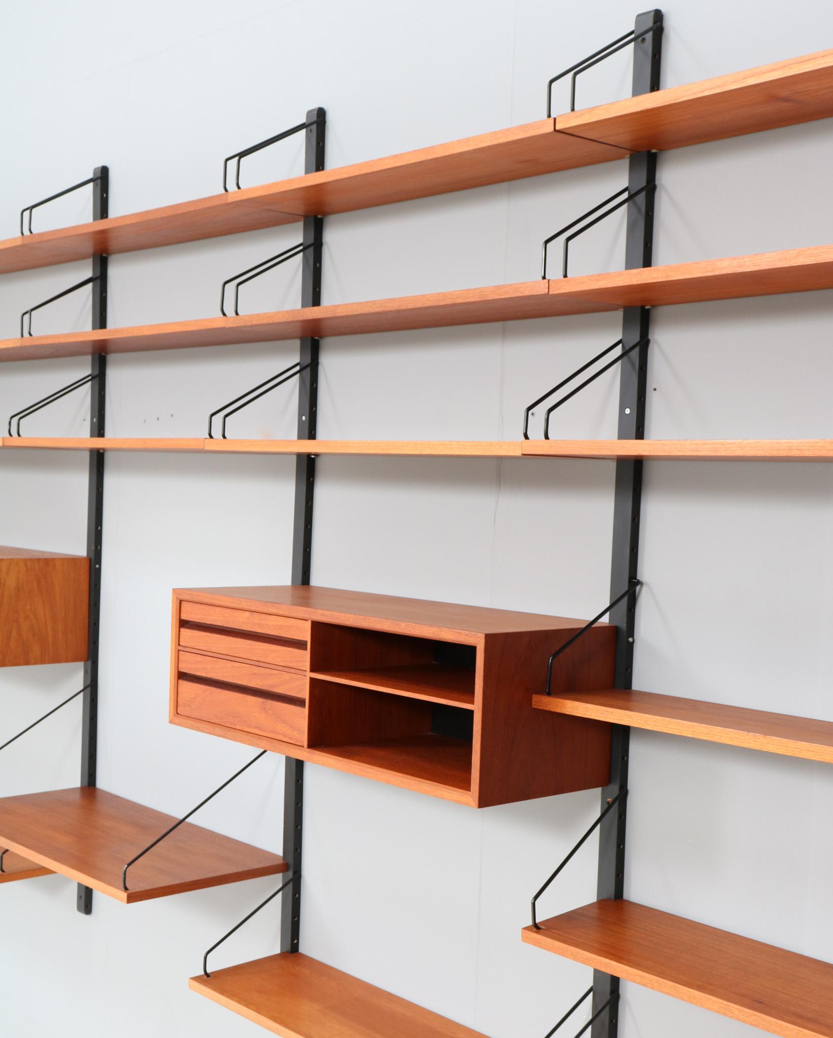 Mid-Century Modern Royal Wall Unit by Poul Cadovius for Cado, 1960s For Sale 3