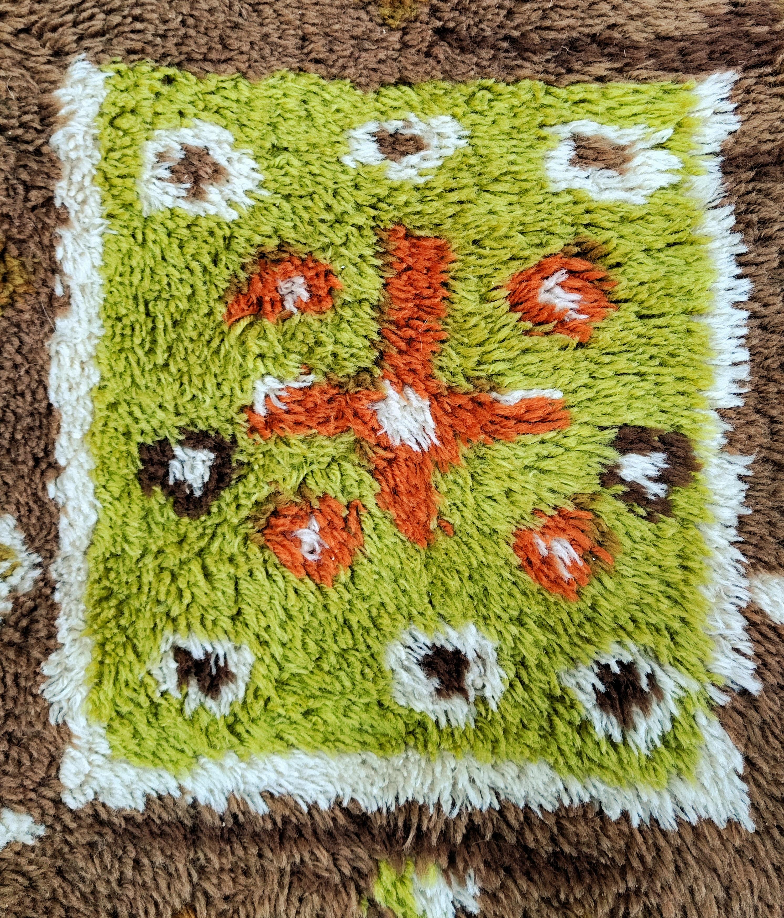 Mid-Century Modern Rug Finlandia with Nordic Traditional Symbols, Germany 1970s In Good Condition For Sale In Beograd, RS