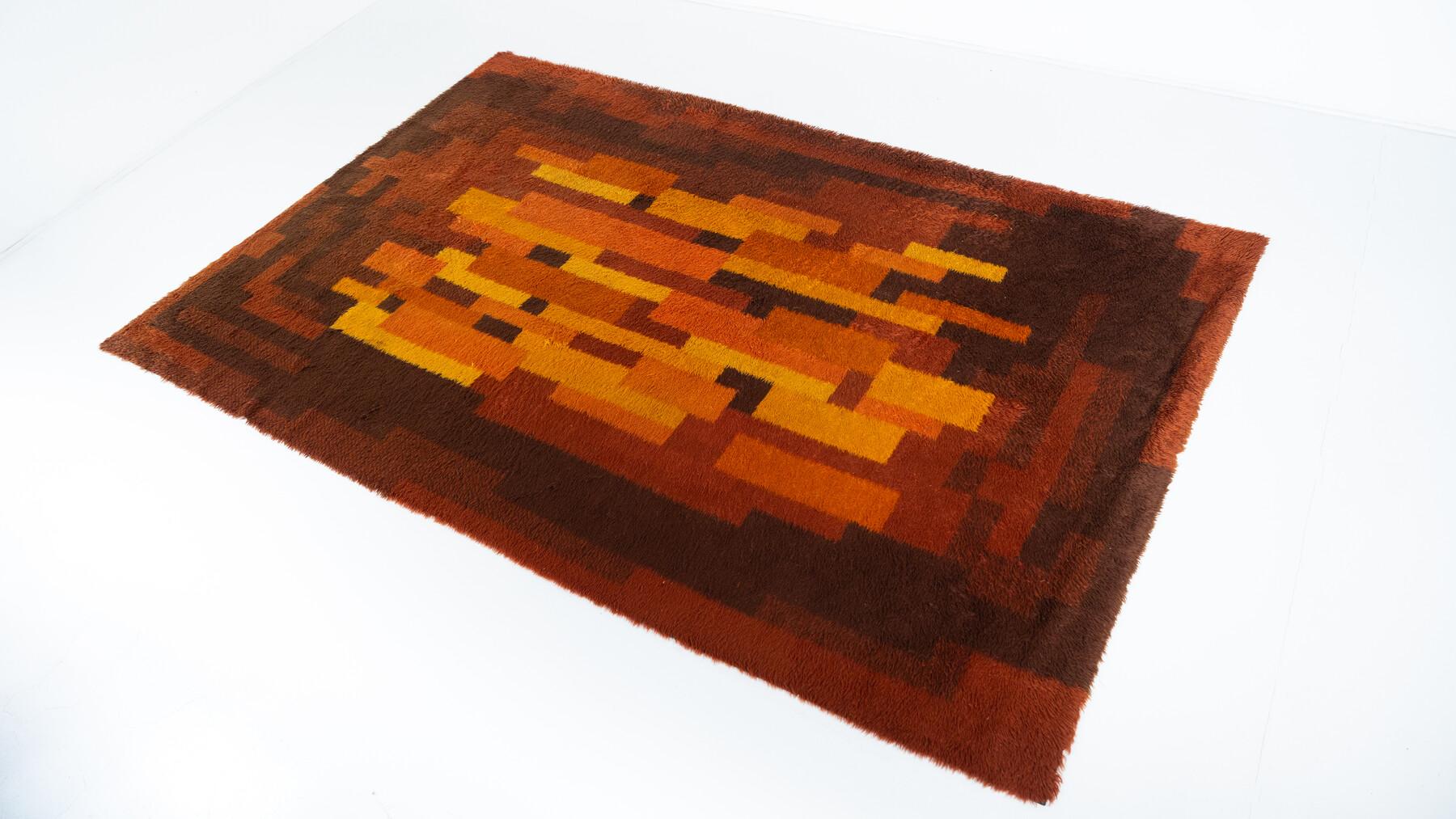 Mid-Century Modern Rug, Italy, 1970s In Good Condition For Sale In Brussels, BE