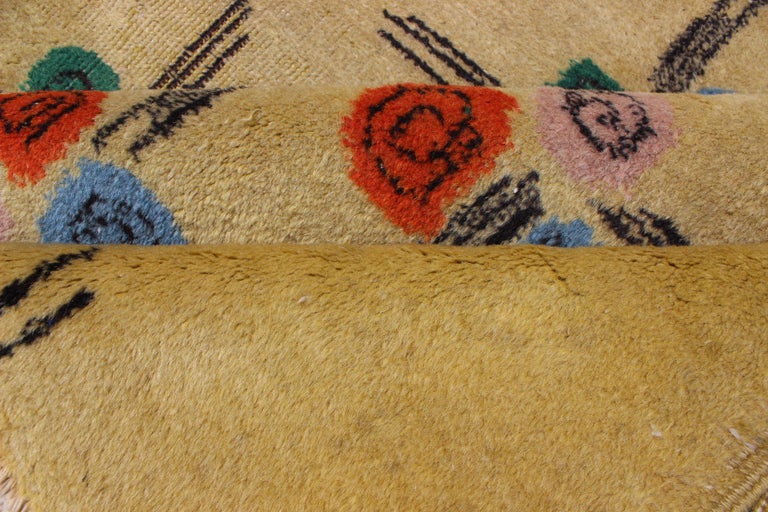 MidCentury Modern Rug with AllOver Blossom Pattern on Cream Field For