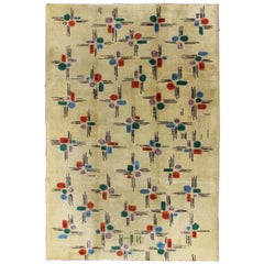 Tapis moderne du milieu du siècle dernier avec motif de fleurs sur toute sa surface, jaune pâle et crème