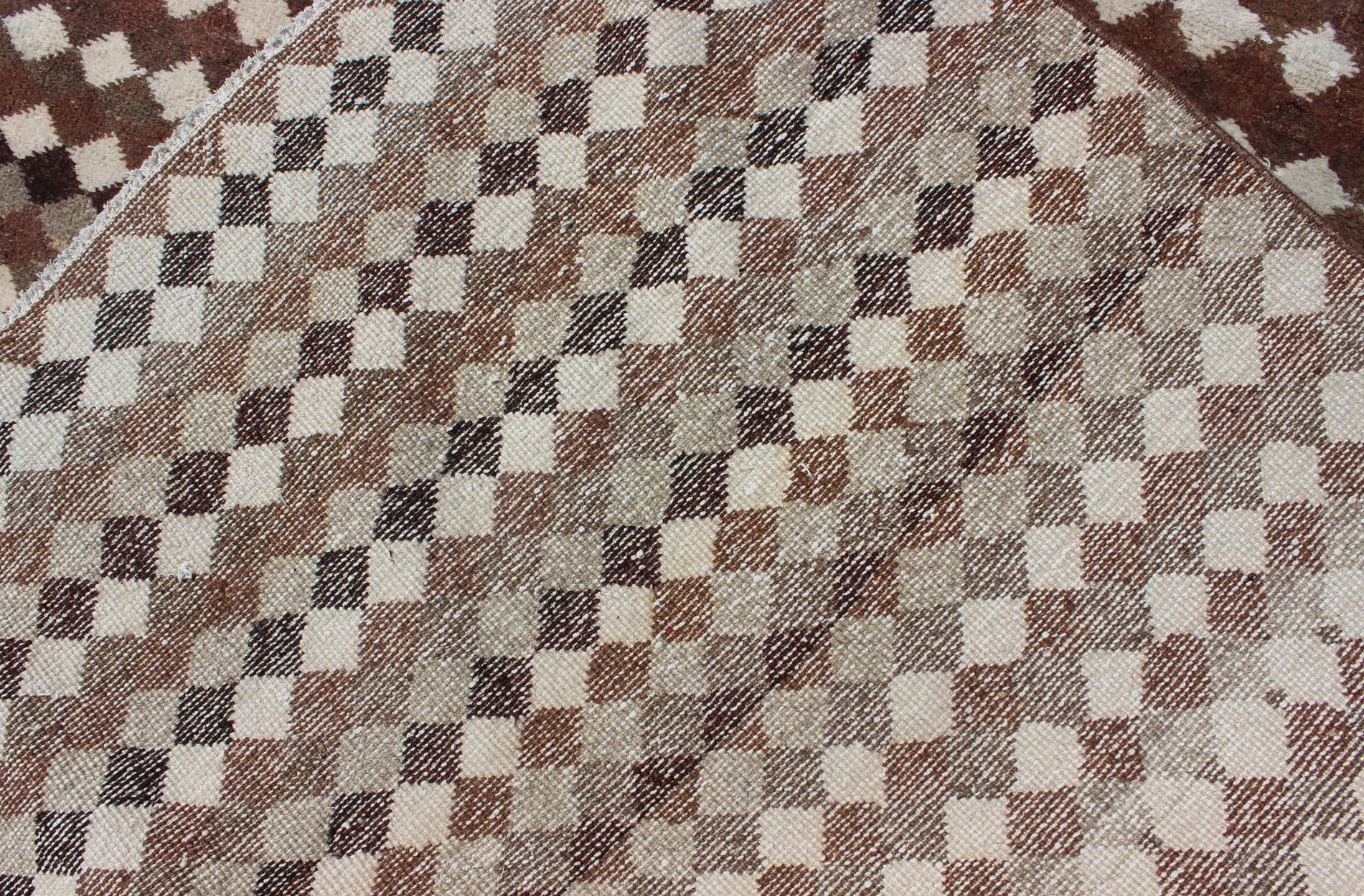 Mid-Century Modern Rug with All-Over Checkerboard Pattern in Multi Brown Tones For Sale 4