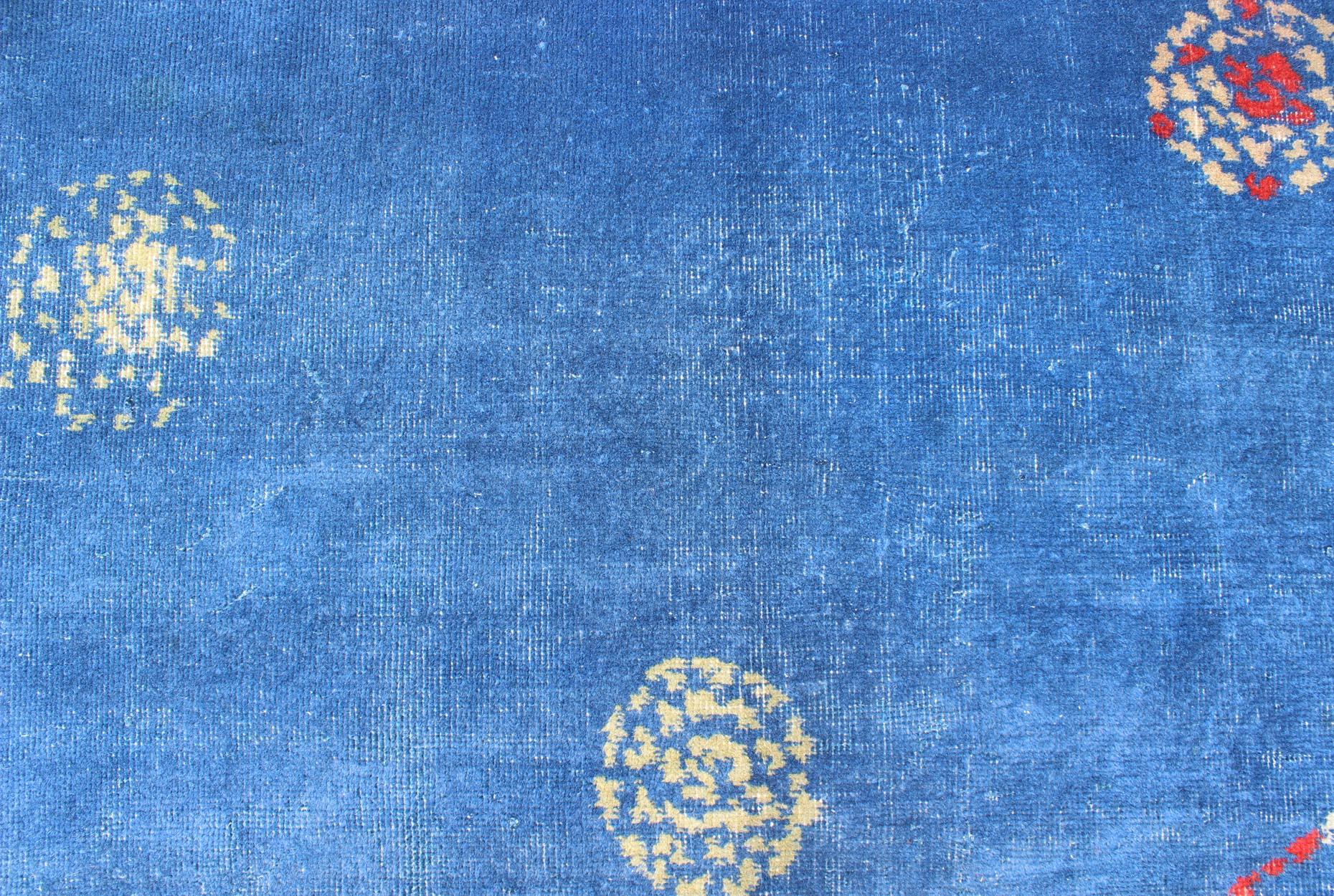 Wool Mid-Century Modern Rug with Modern Design in Medium Blue Background For Sale