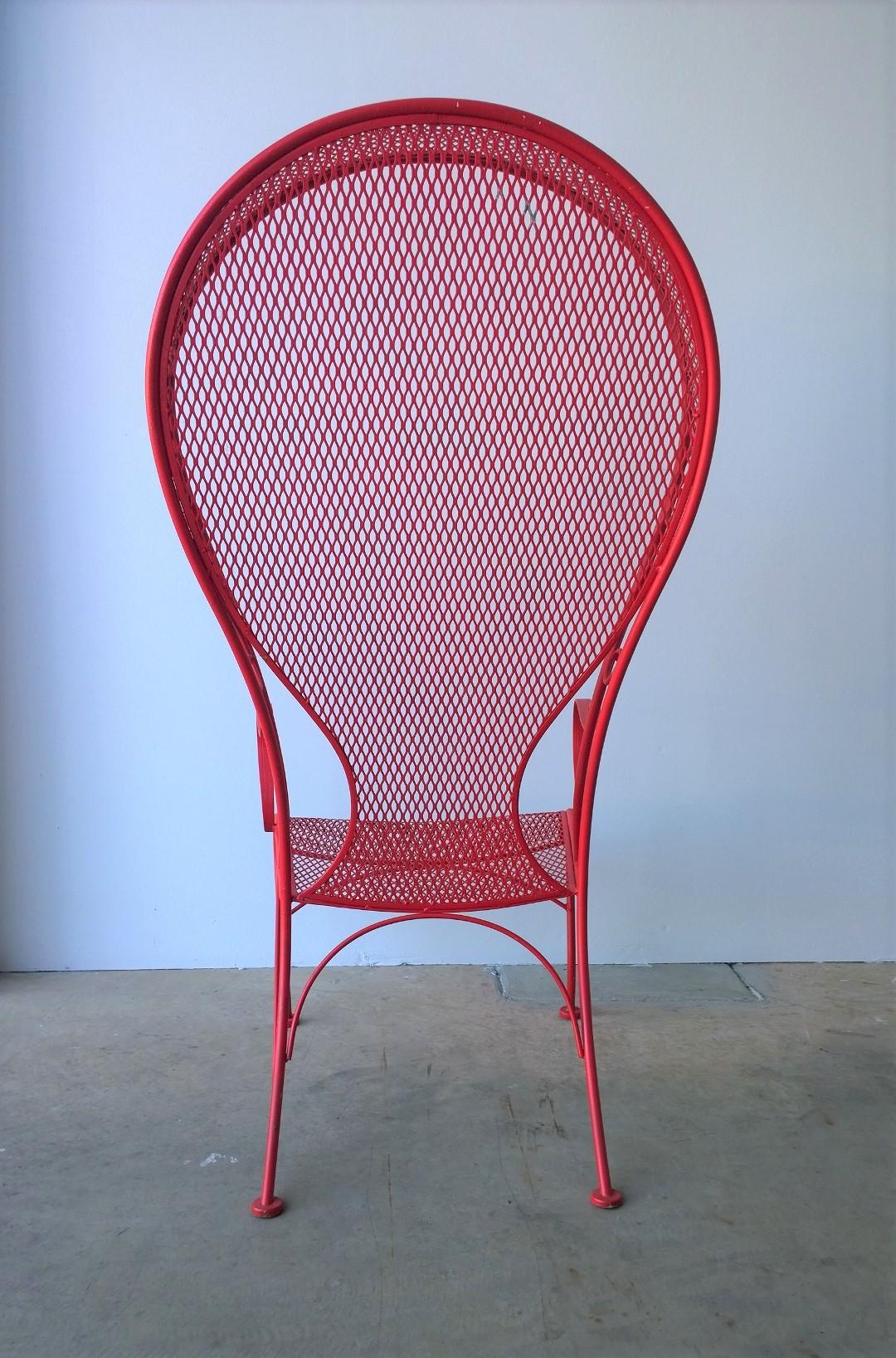 Mid-Century Modern Russell Woodard Canopy Patio Chair in Red In Good Condition In Houston, TX