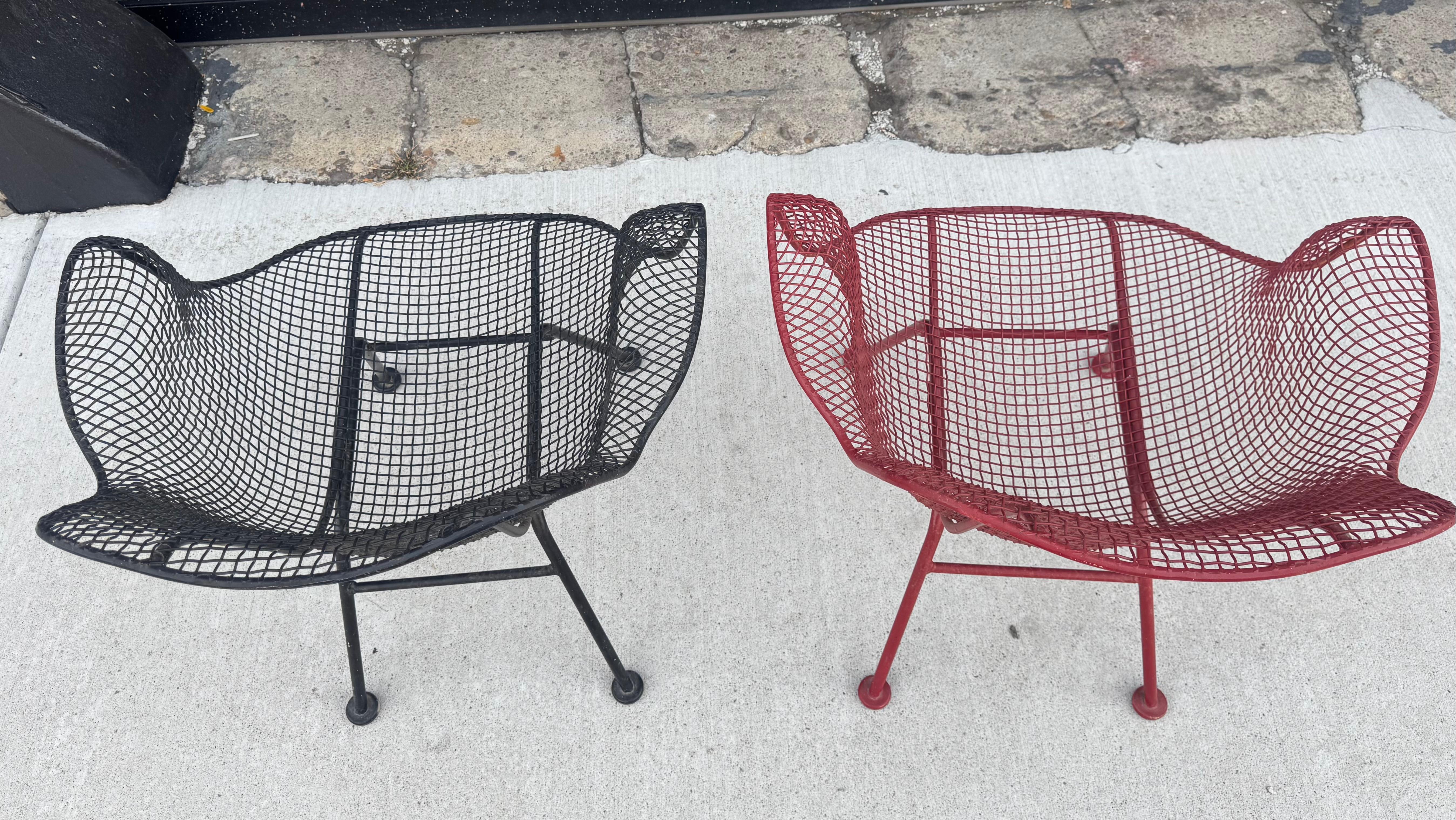 Américain Chaises à accoudoirs Russell Woodard pour l'extérieur et l'intérieur en vente