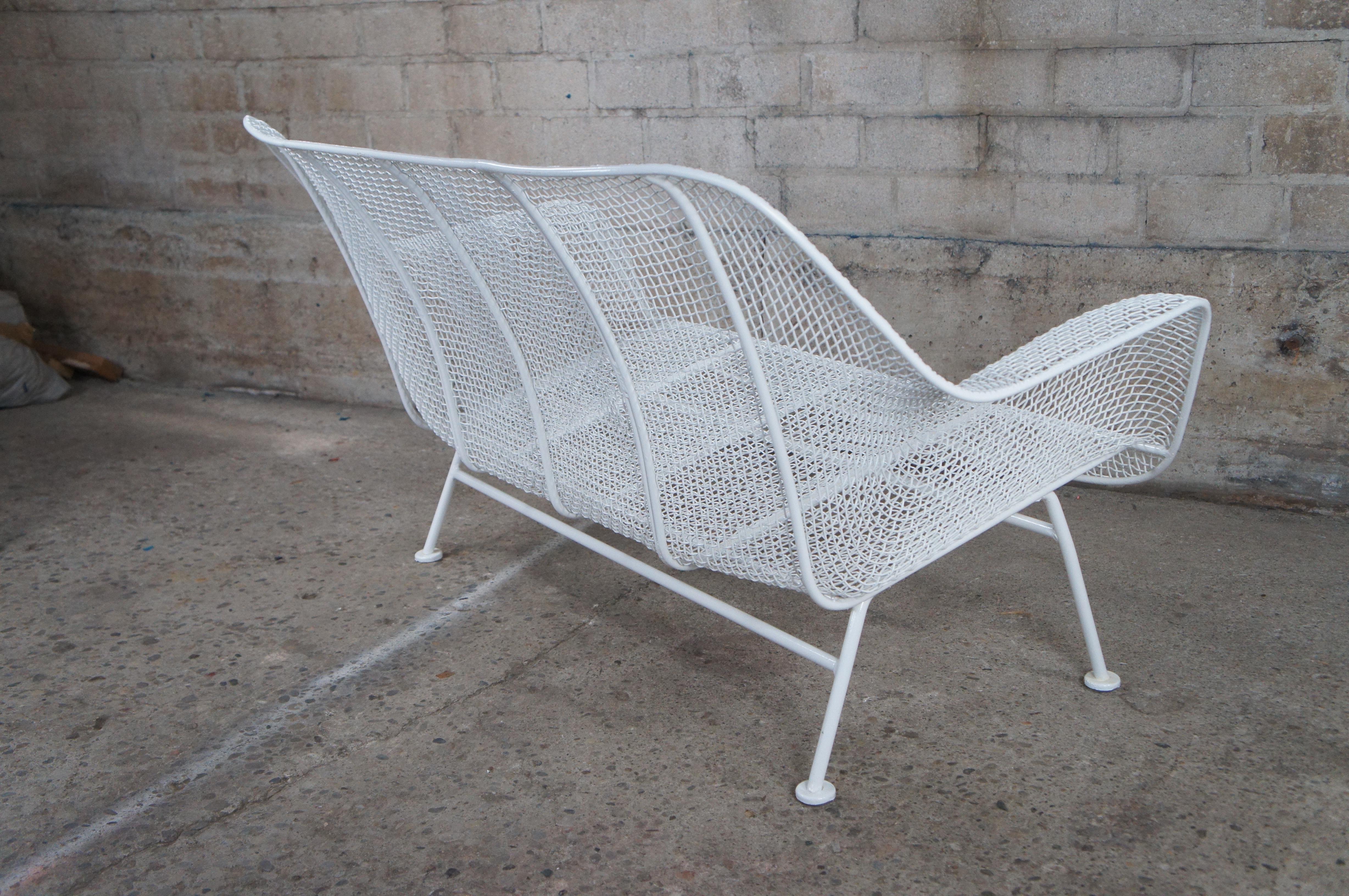 Canapé de patio en maille Sculptura mi-siècle moderne Russell Woodard, 52 po. en vente 4