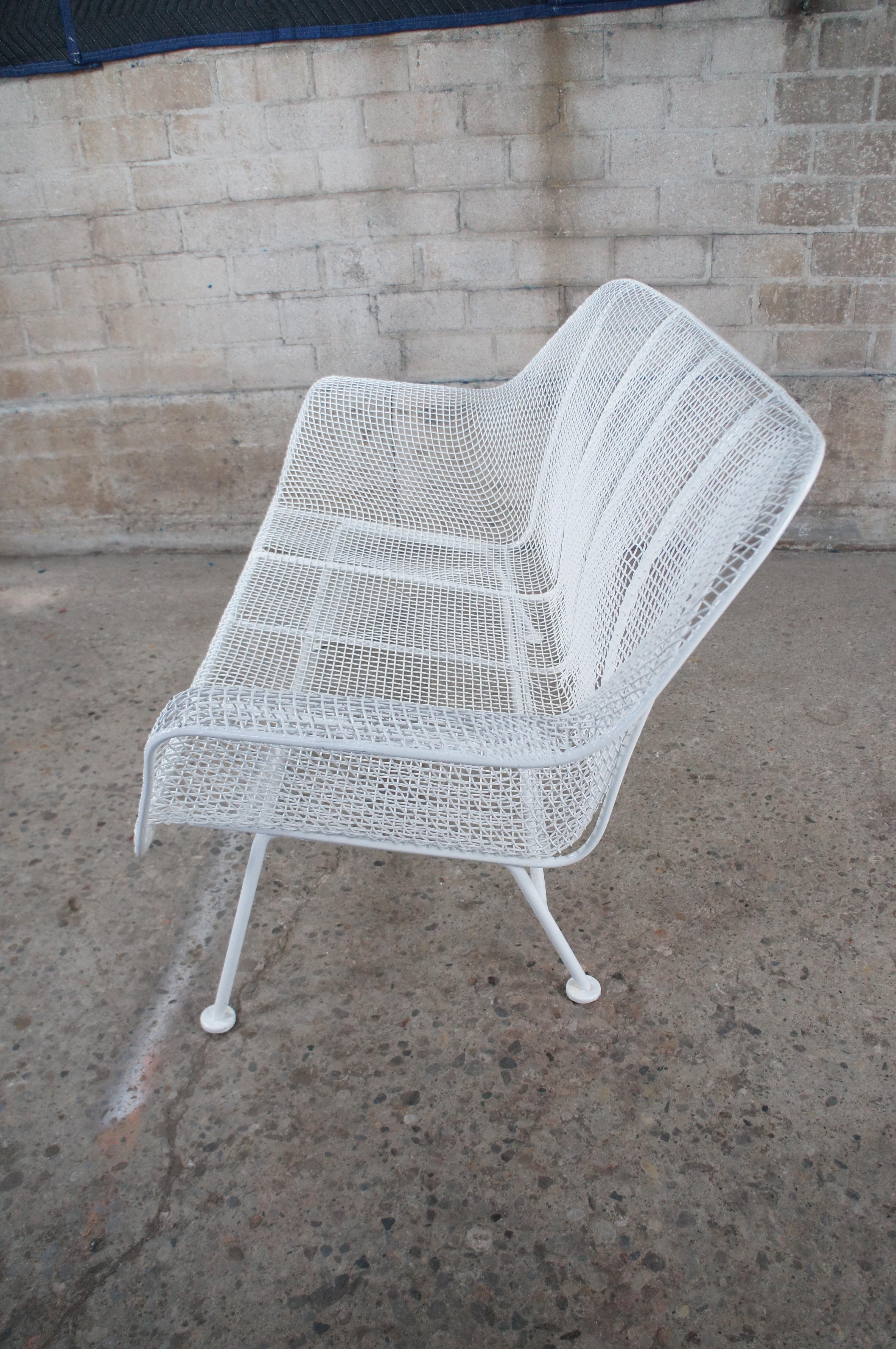 Canapé de patio en maille Sculptura mi-siècle moderne Russell Woodard, 52 po. en vente 1