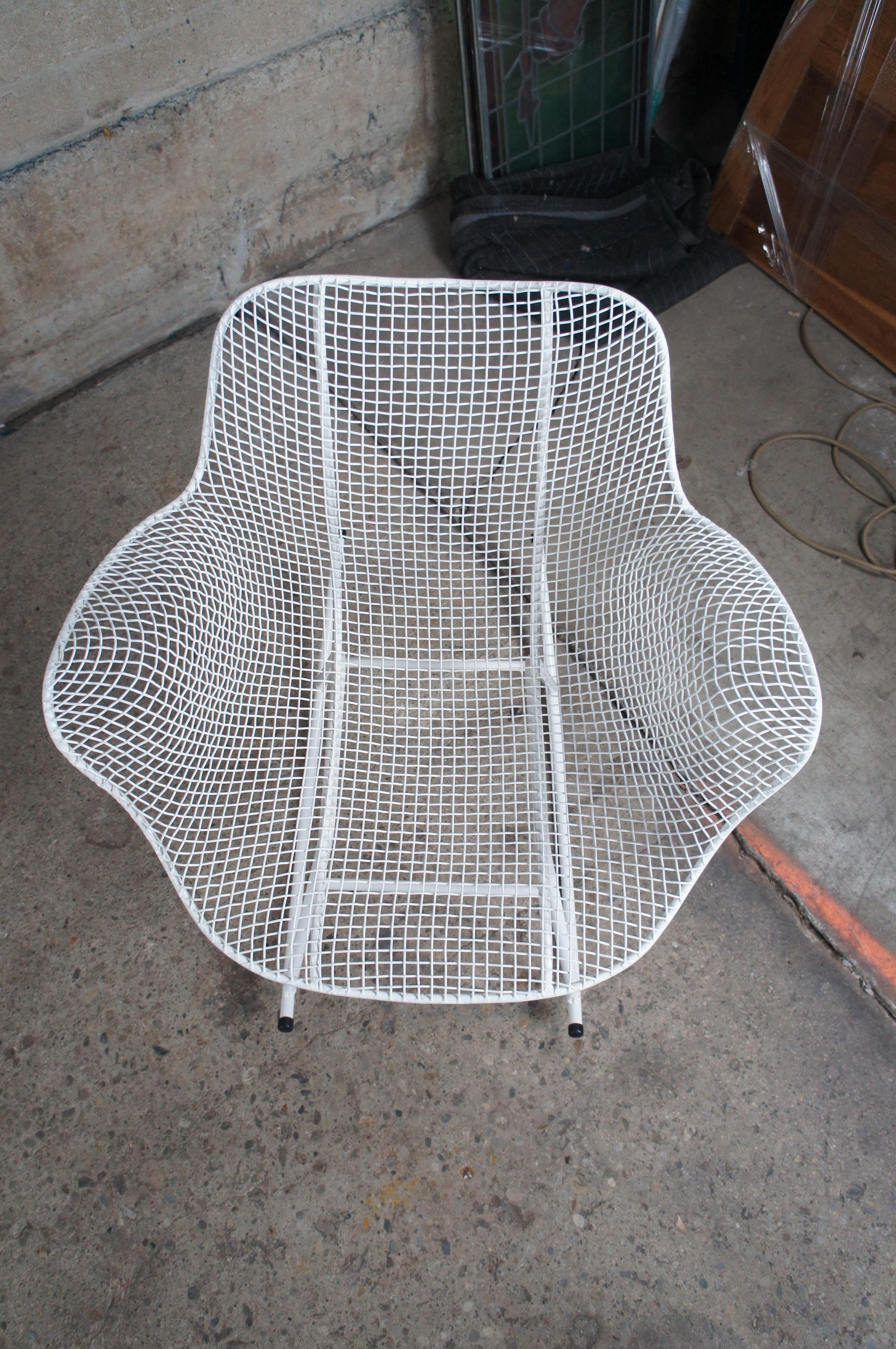 20th Century Russell Woodard Mid Century Modern Sculptura Mesh Patio Settee & Rocking Chair For Sale
