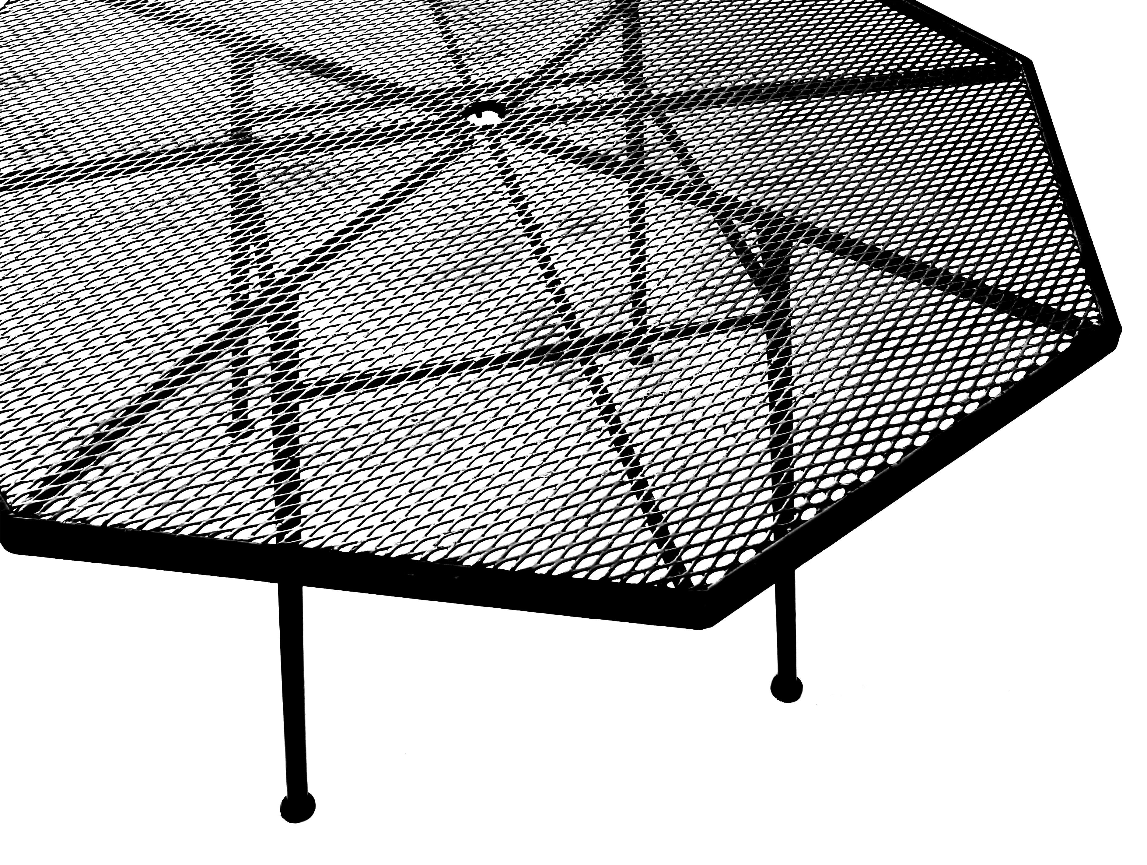 Welded Mid-Century Modern Russell Woodard Sculptura Outdoor Indoor Patio Dining Table