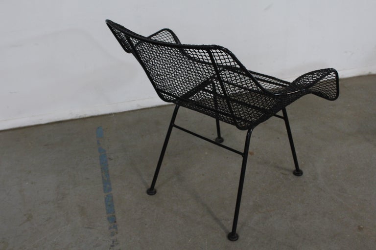 Mid-Century Modern Russell Woodard Sculptura Outdoor Mesh Iron Lounge Chair For Sale 7