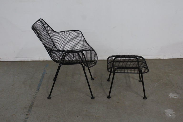 Mid-Century Modern Russell Woodard Sculptura Outdoor Mesh Iron Lounge Chair For Sale 8