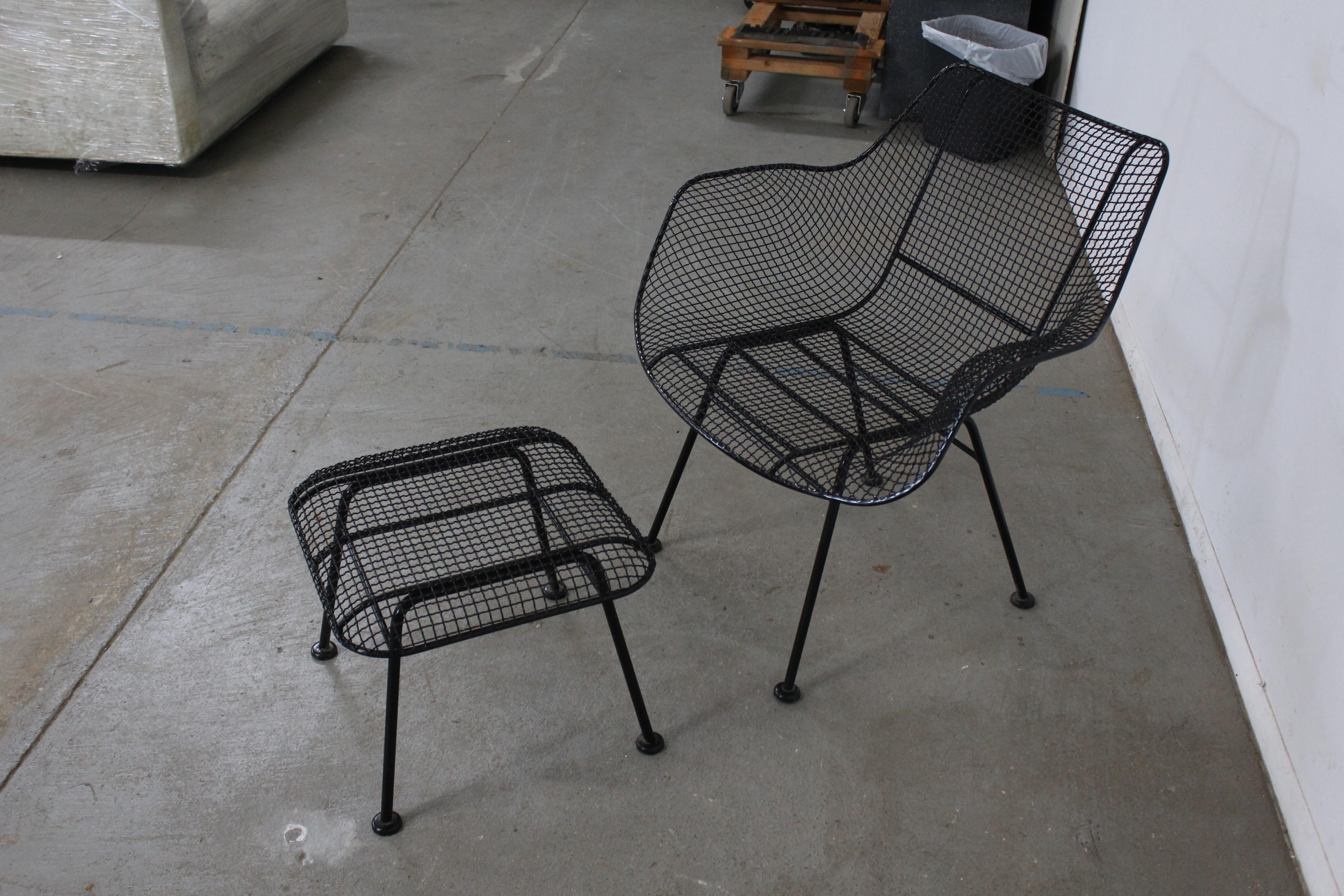 Mid-Century Modern Russell Woodard Sculptura Outdoor Mesh Iron Lounge Chair im Zustand „Gut“ im Angebot in Wilmington, DE