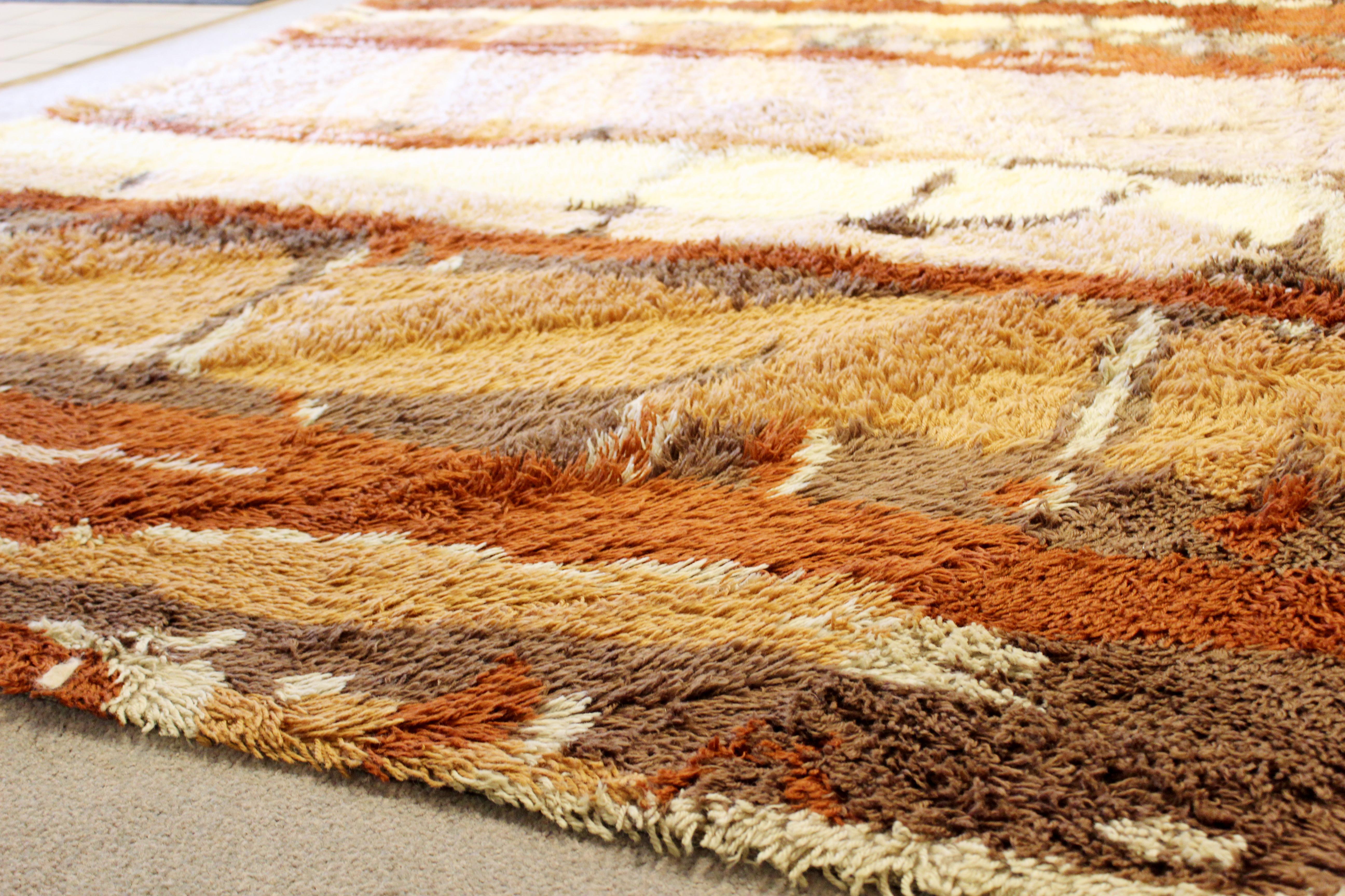 rust shag rug