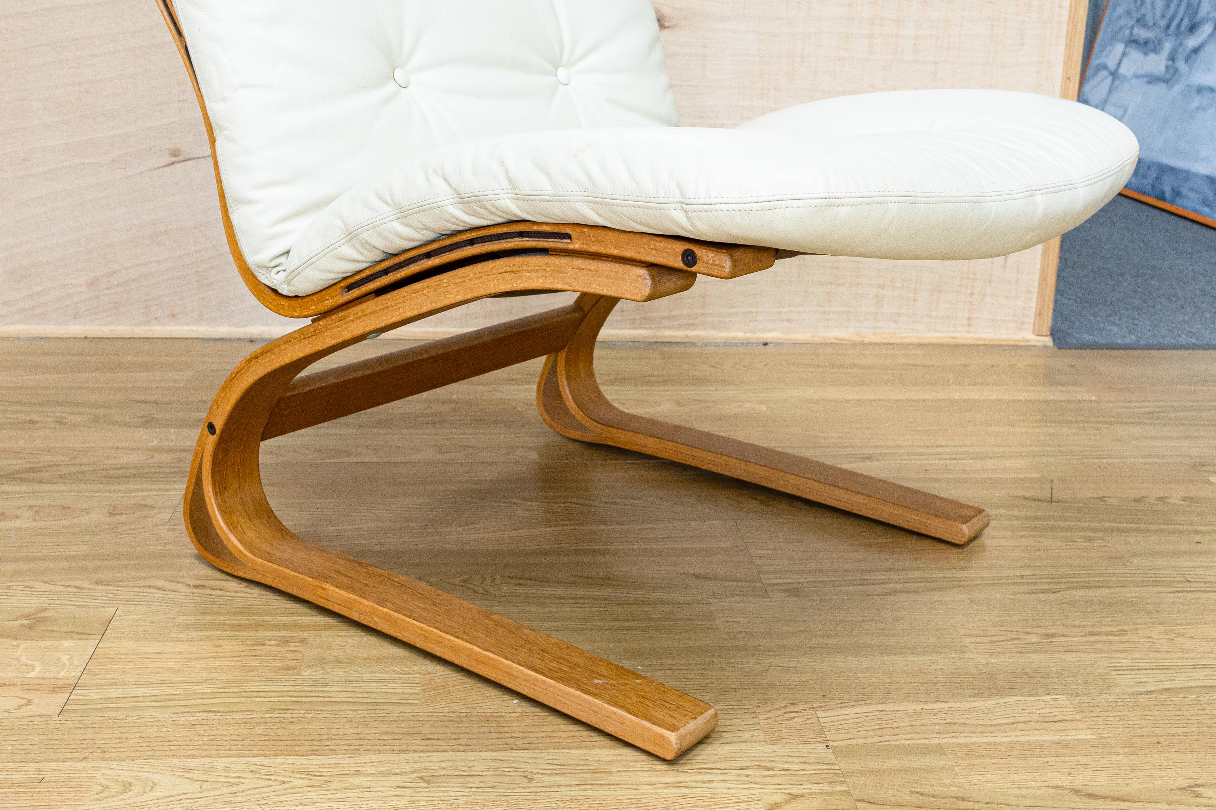 Mid-Century Modern Rybo Rykkin Leather Chair & Ottoman Norway In Good Condition In Keego Harbor, MI
