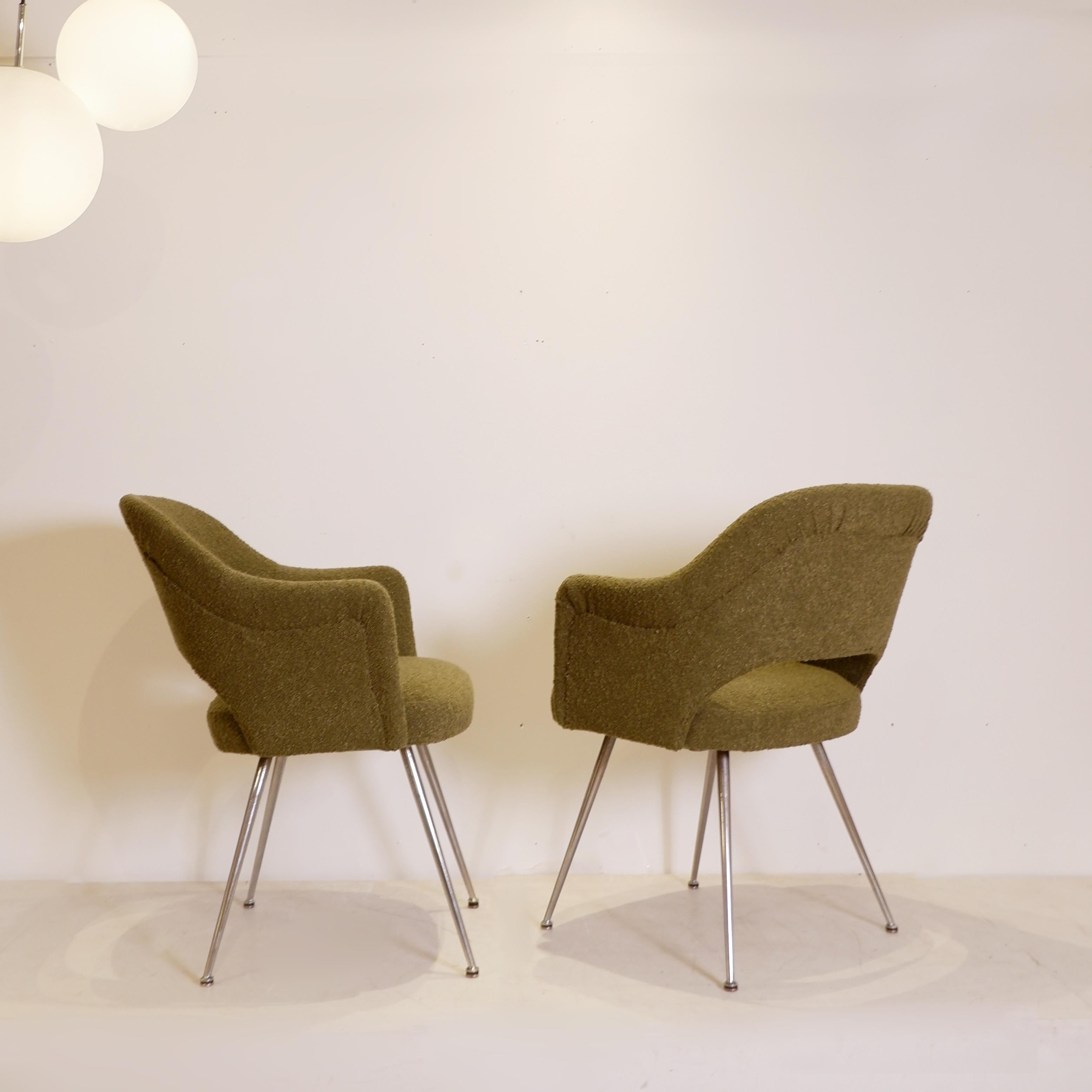 Poltrone Saarinen del Mid Century Modern, set di 2 &New Upholstery in vendita 4
