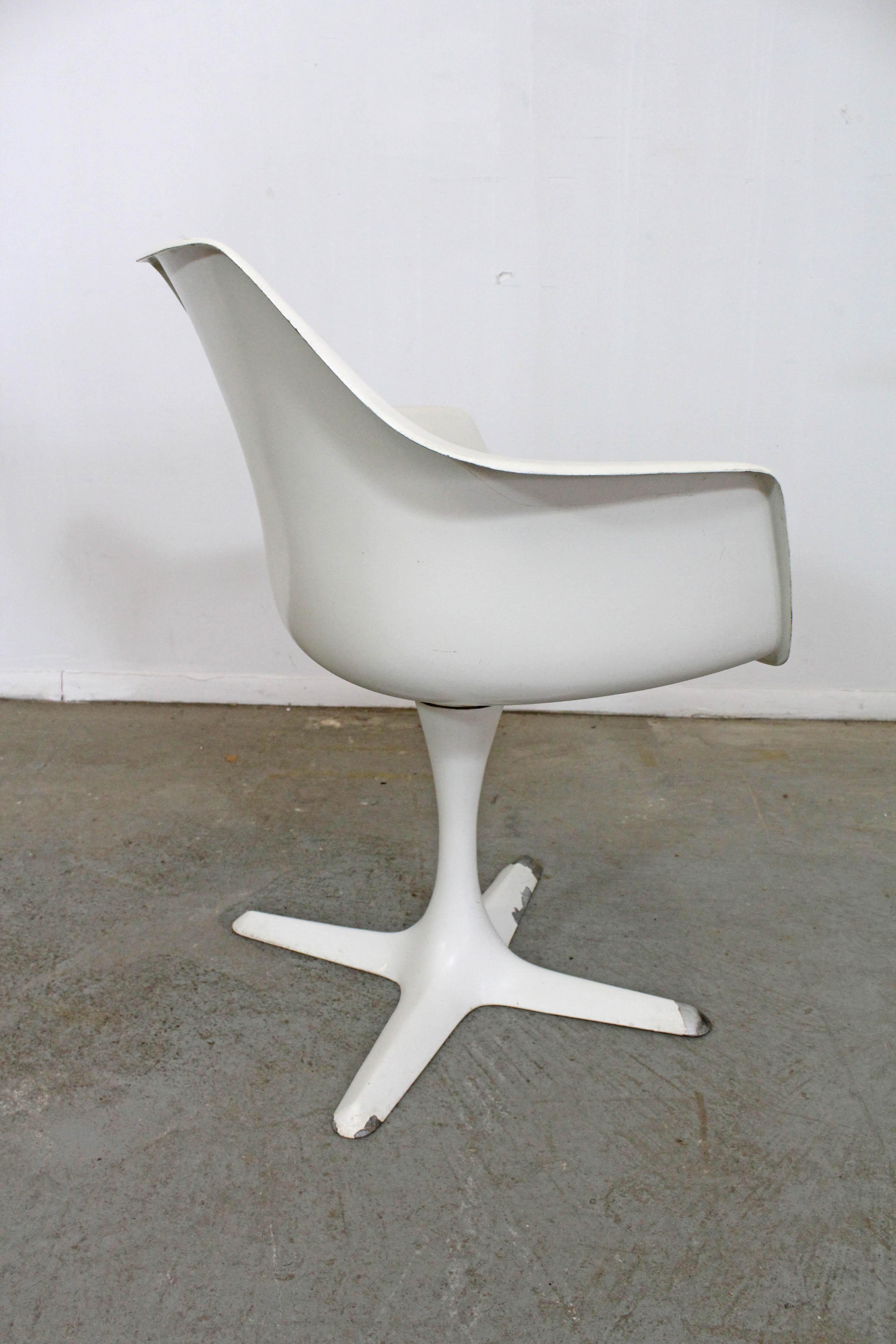 Mid-Century Modern Saarinen-Style Burke Tulip Arm Dining Chair In Fair Condition In Wilmington, DE