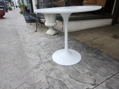 Mesa de comedor moderna de mediados de siglo estilo Saarinen de Burke C1965