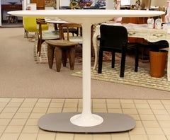 Mid-Century Modern Saarinen Style Oval White Hi High Top Bar Table, 1960s