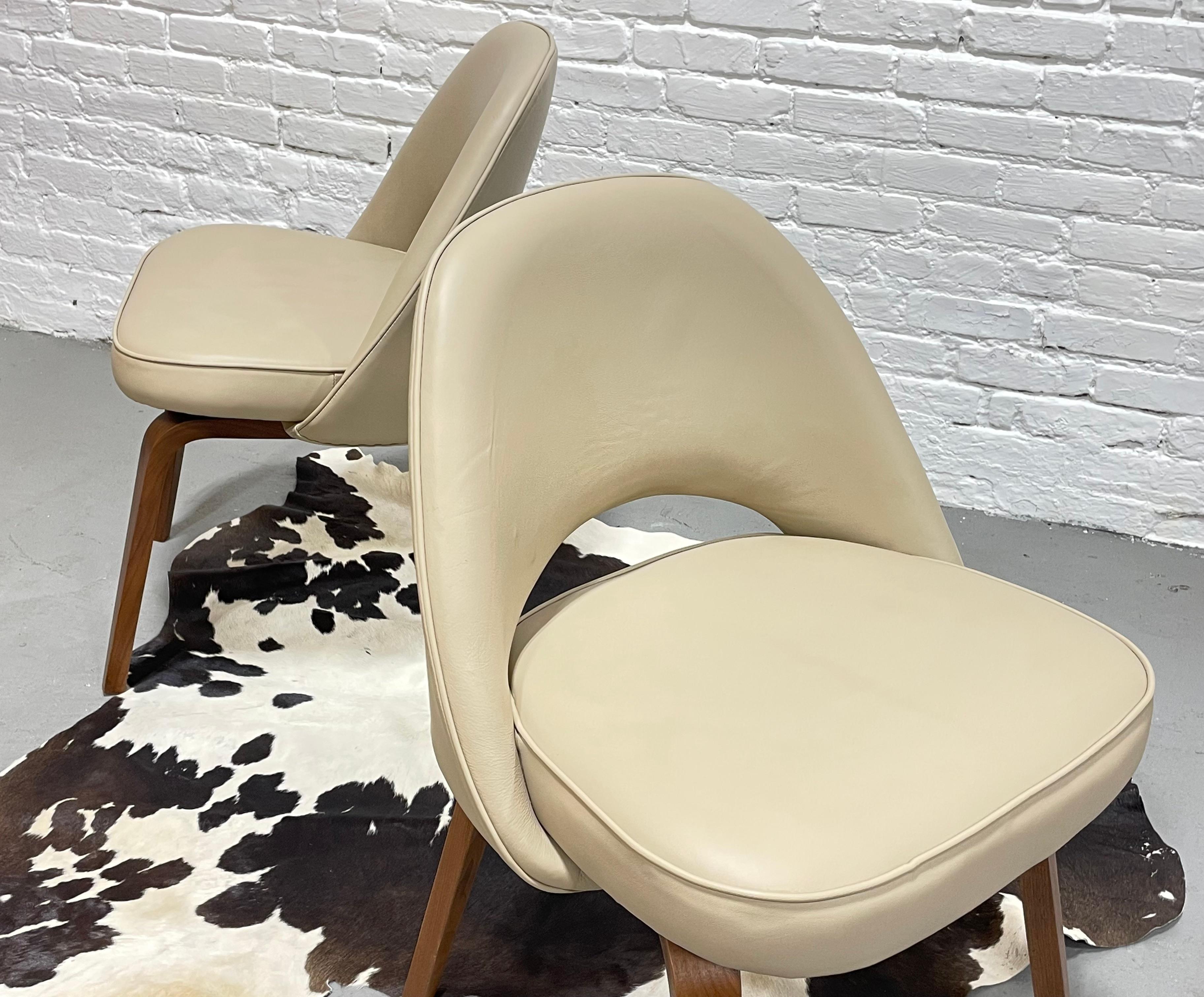 Mid-Century Modern Saarinen Styled Side Chairs, a Pair For Sale 5