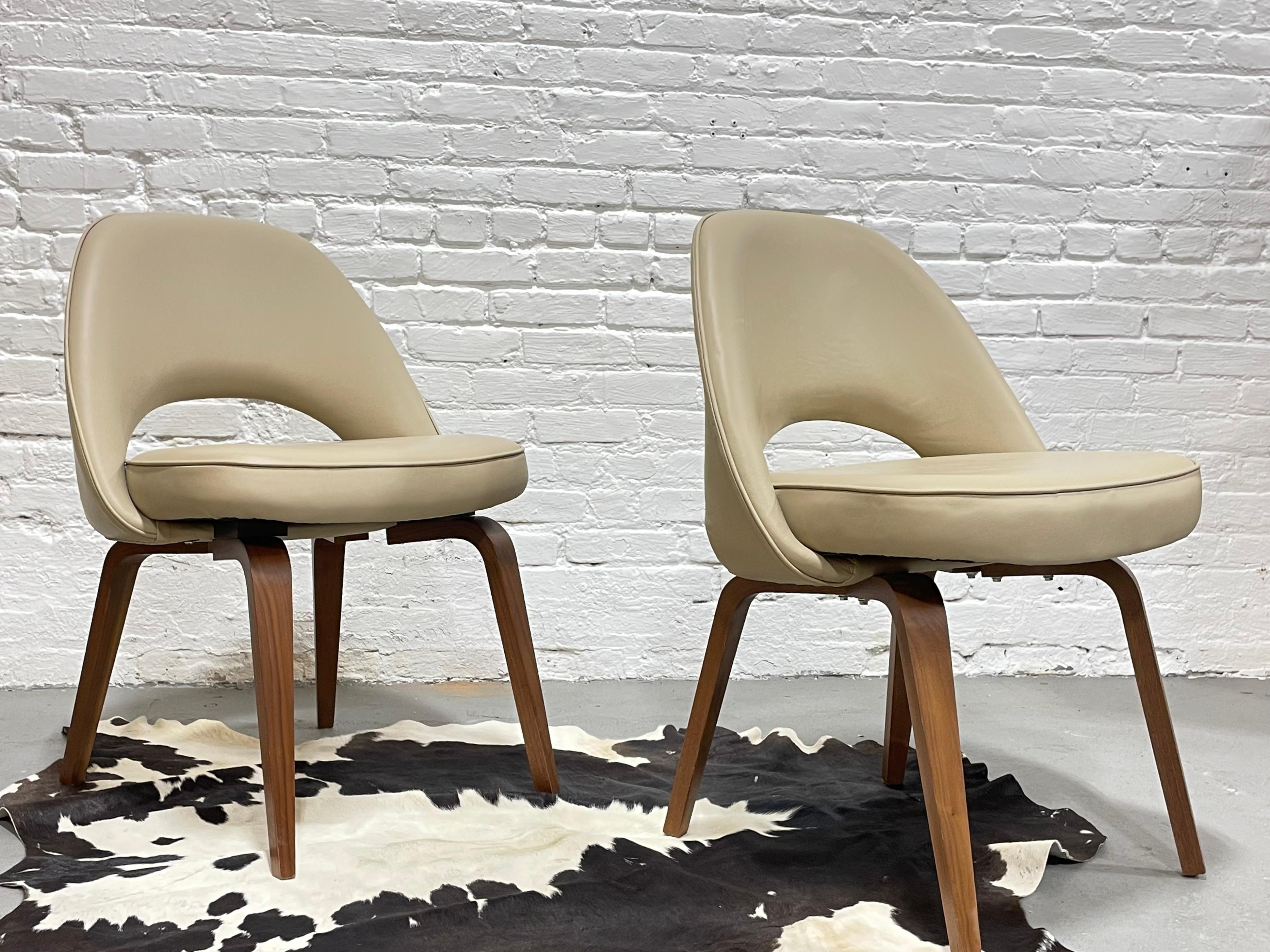 Mid-Century Modern Saarinen Styled Side Chairs, a Pair For Sale 6