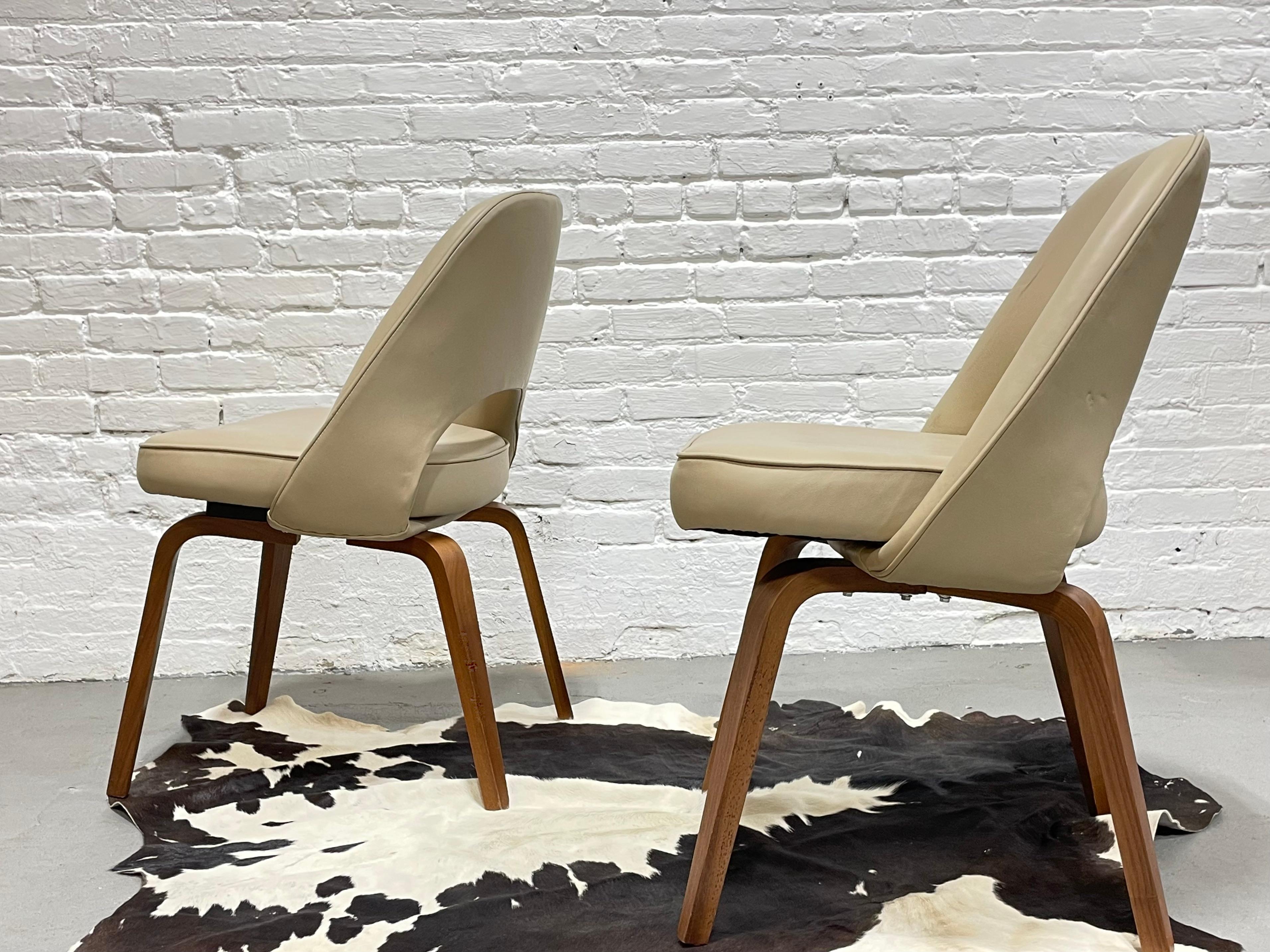 Mid-Century Modern Saarinen Styled Side Chairs, a Pair For Sale 7