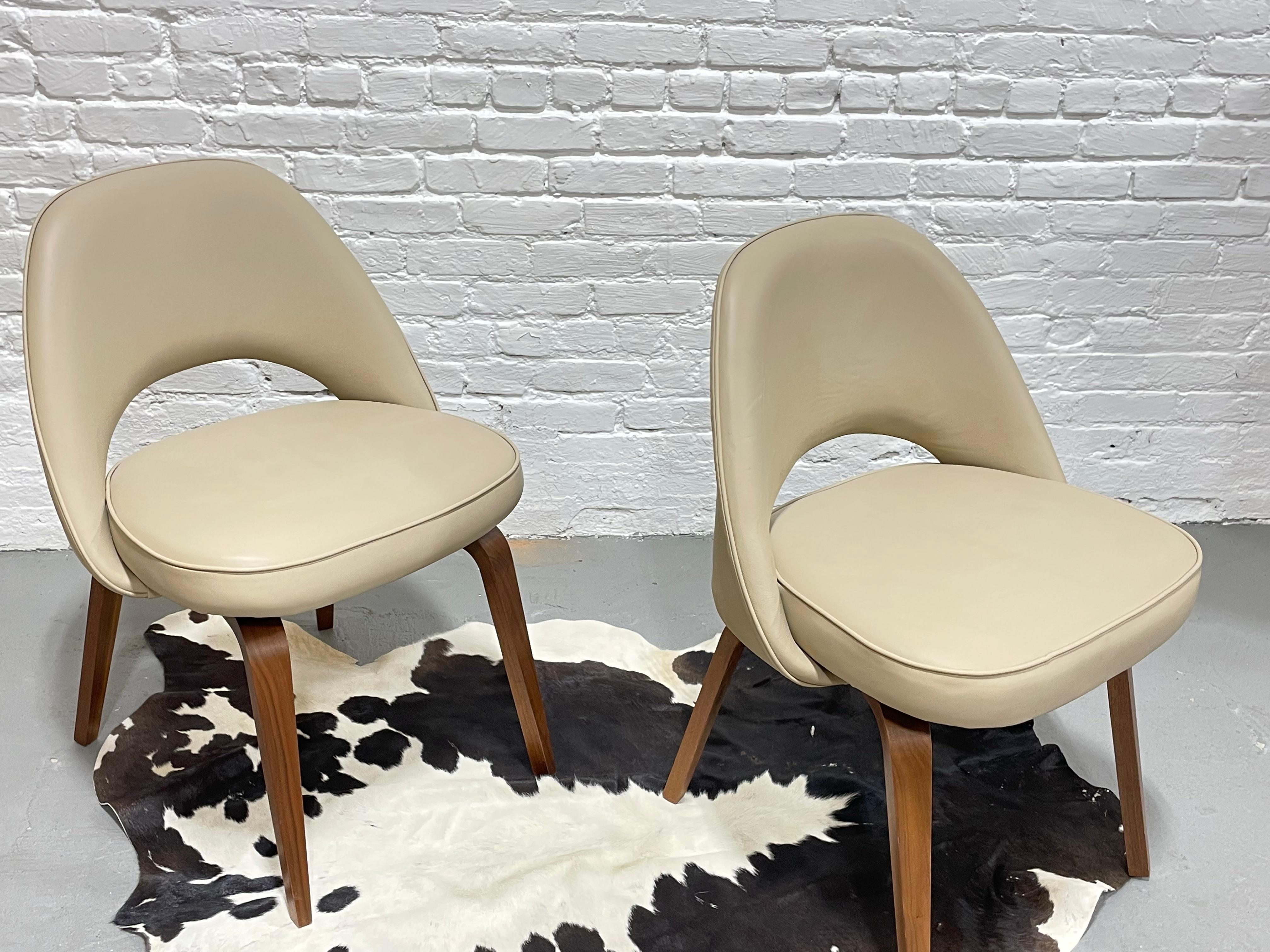 Late 20th Century Mid-Century Modern Saarinen Styled Side Chairs, a Pair For Sale