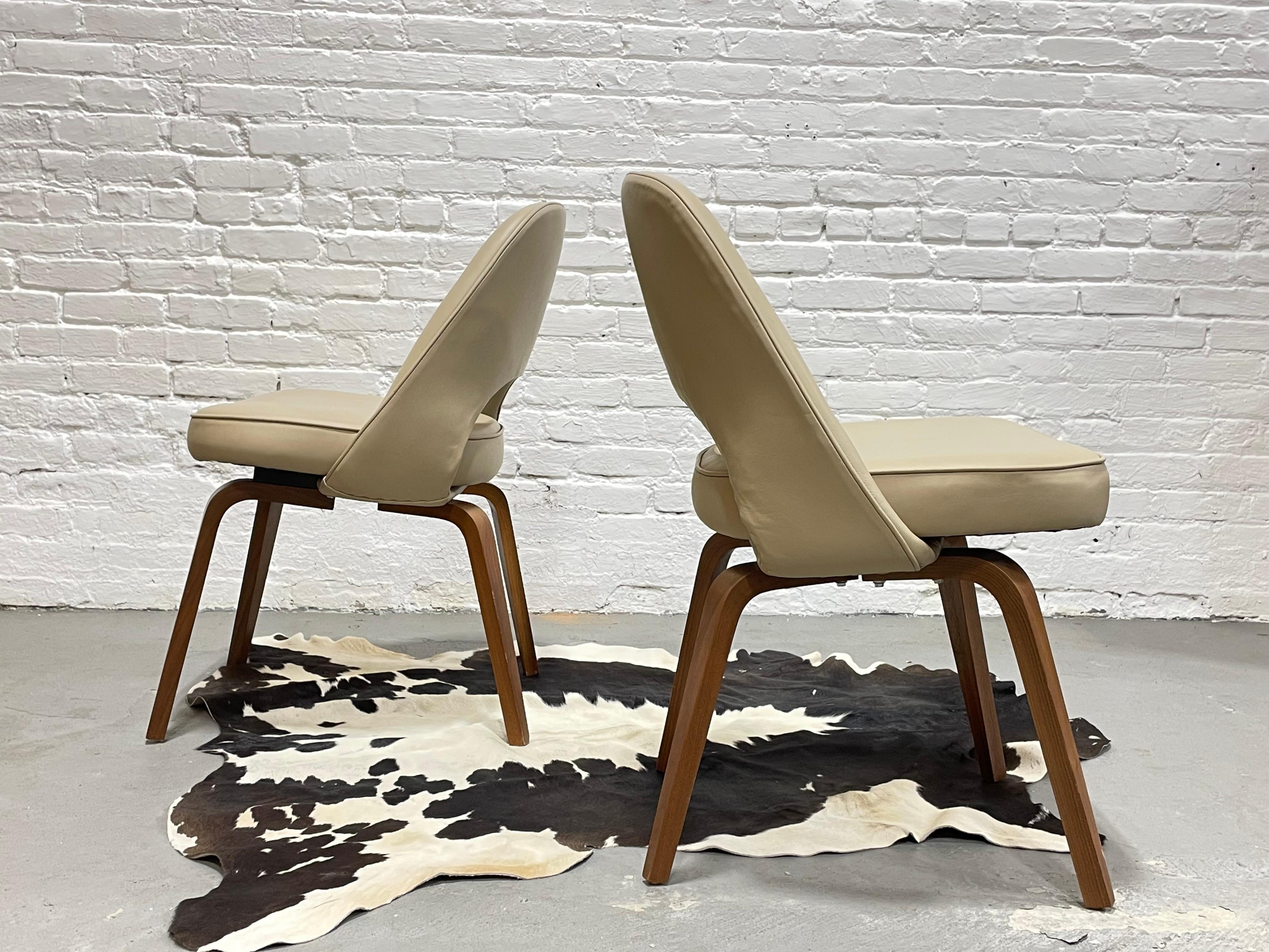 Mid-Century Modern Saarinen Styled Side Chairs, a Pair For Sale 1