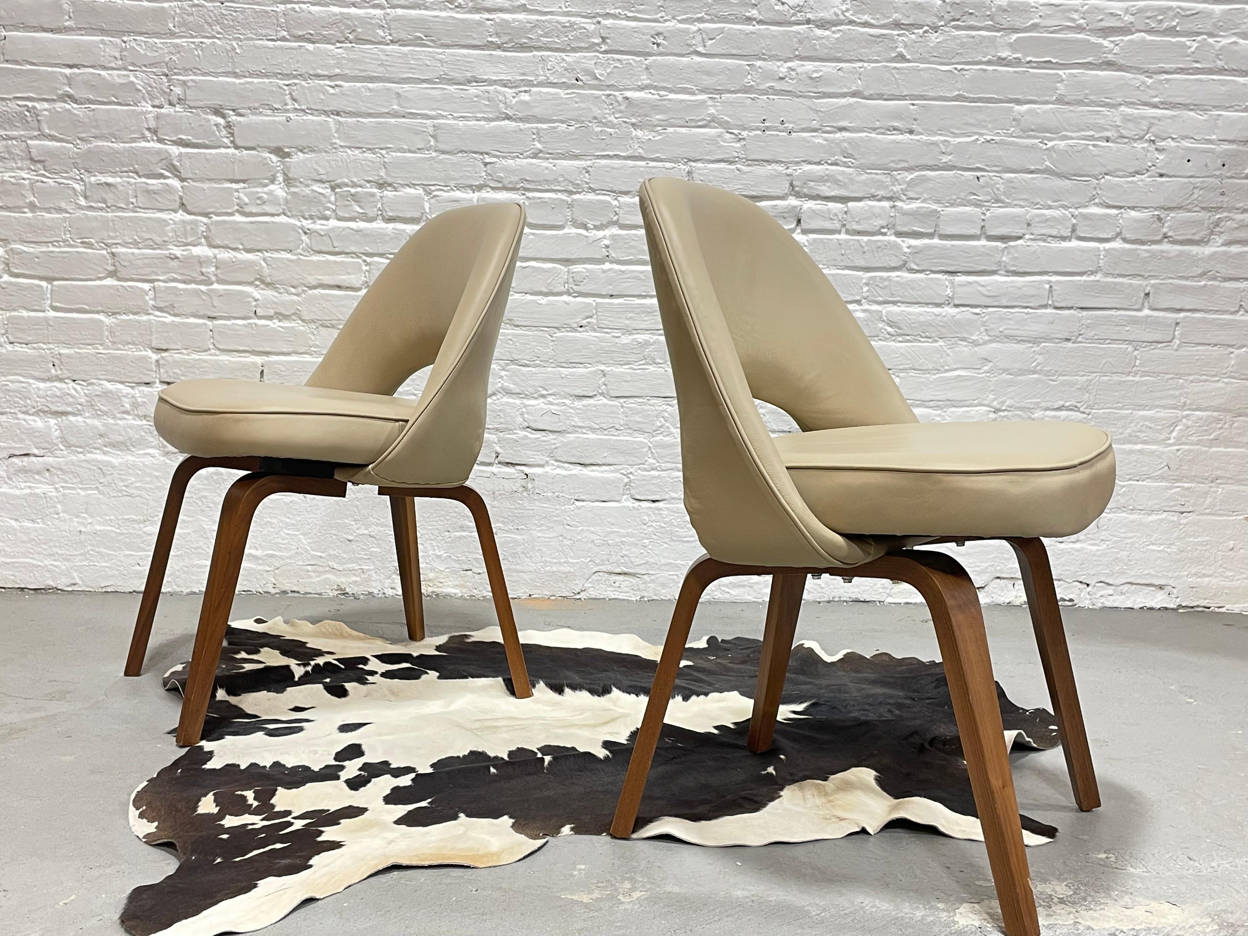 Mid-Century Modern Saarinen Styled Side Chairs, a Pair For Sale 2
