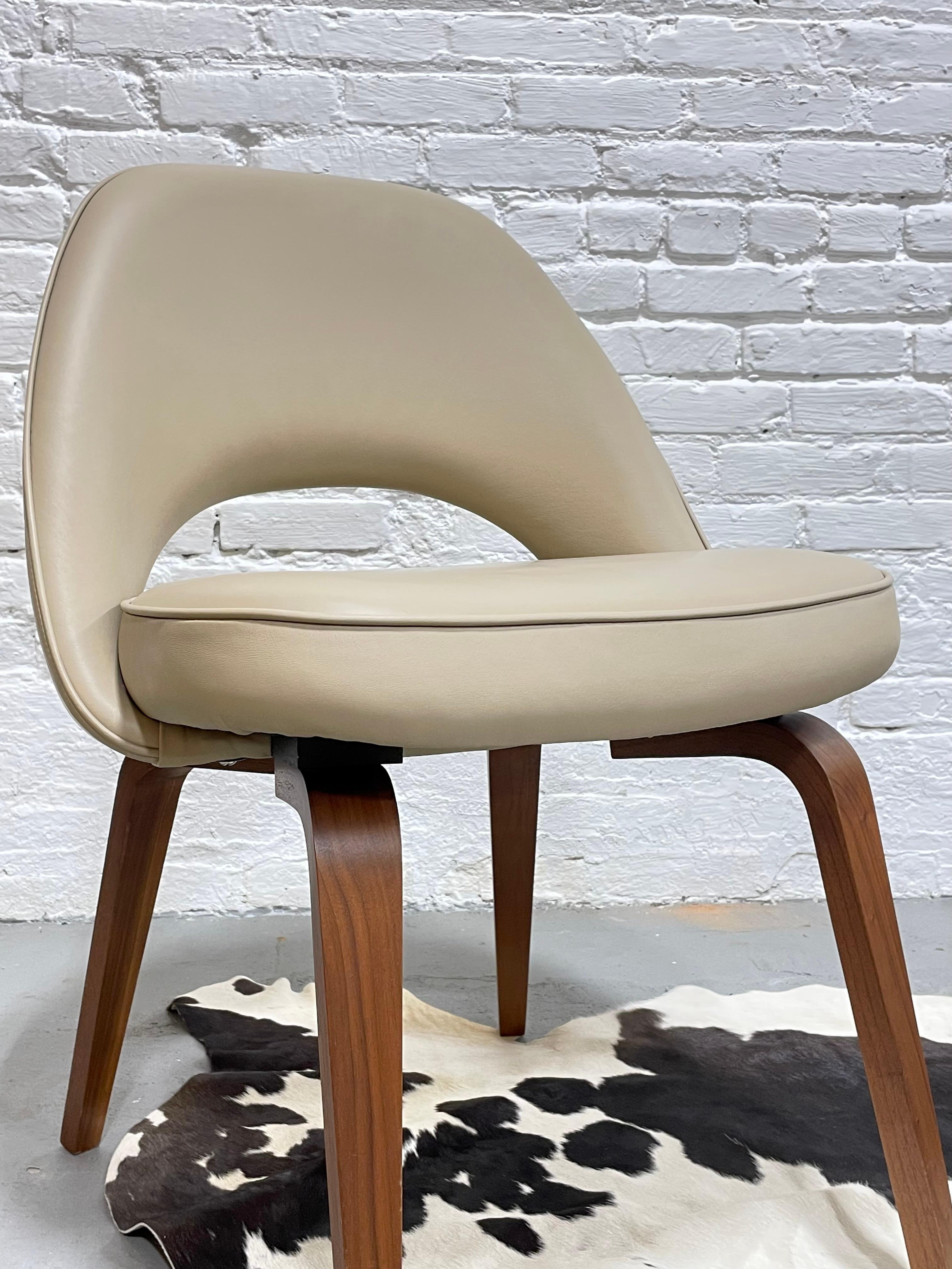 Mid-Century Modern Saarinen Styled Side Chairs, a Pair 3
