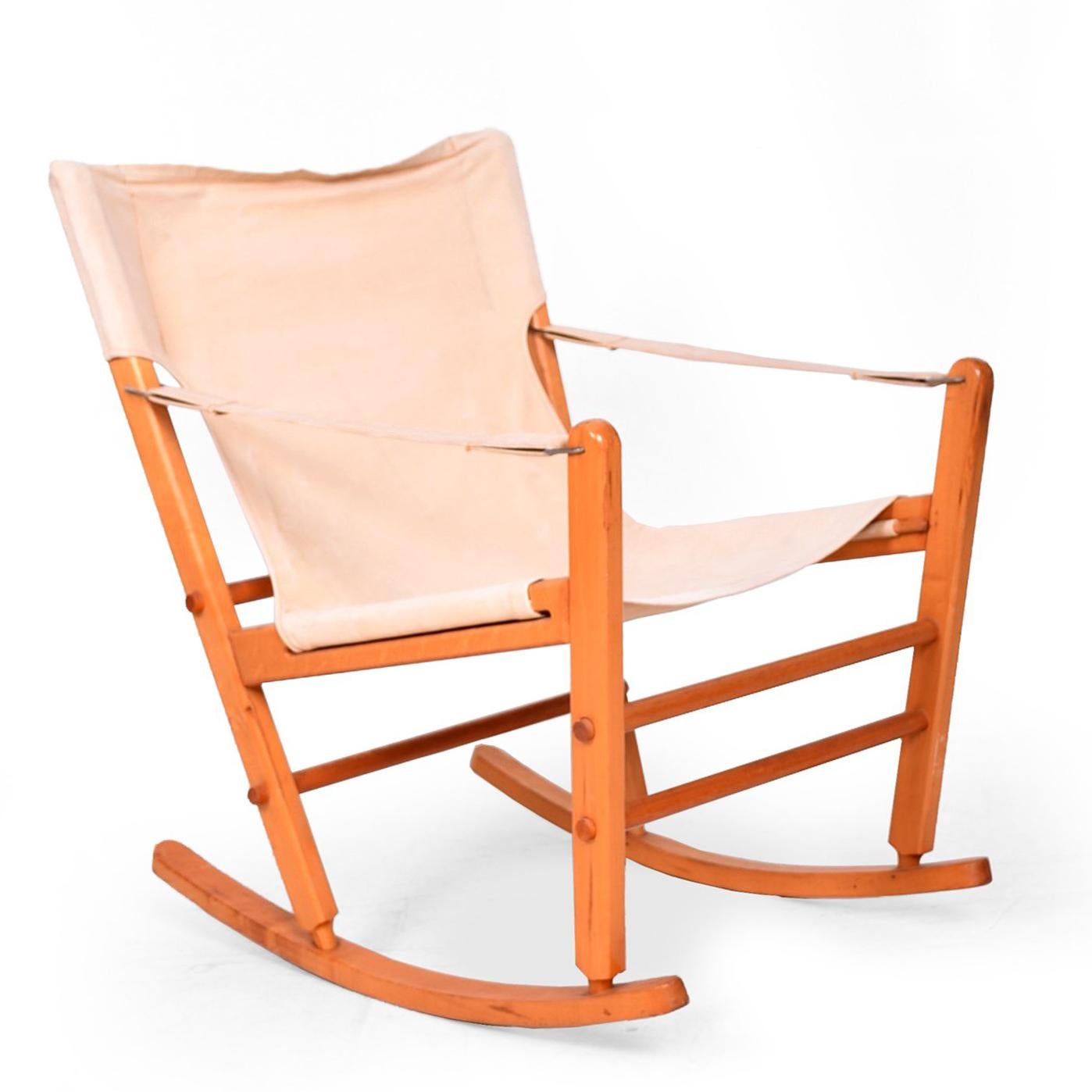 Description:
For your consideration a Mid-Century Modern rocker with a safari chair style construction. Canvas with solid maple wood frame.
Original label from the maker present: 