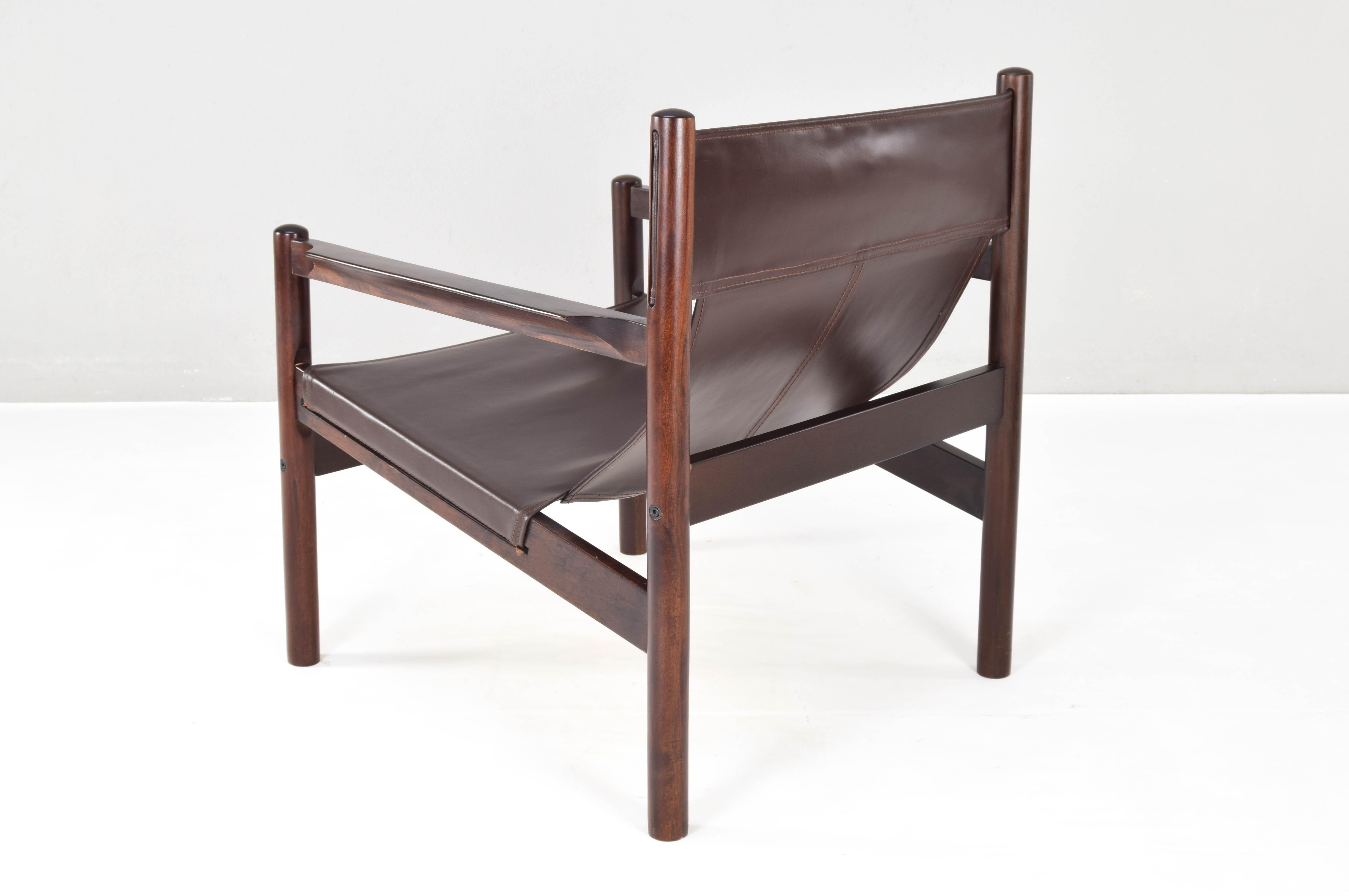 Mid-Century Modern Safari Leather and Wood Roxinho Armchair by Michel Arnoult In Good Condition In Escalona, Toledo