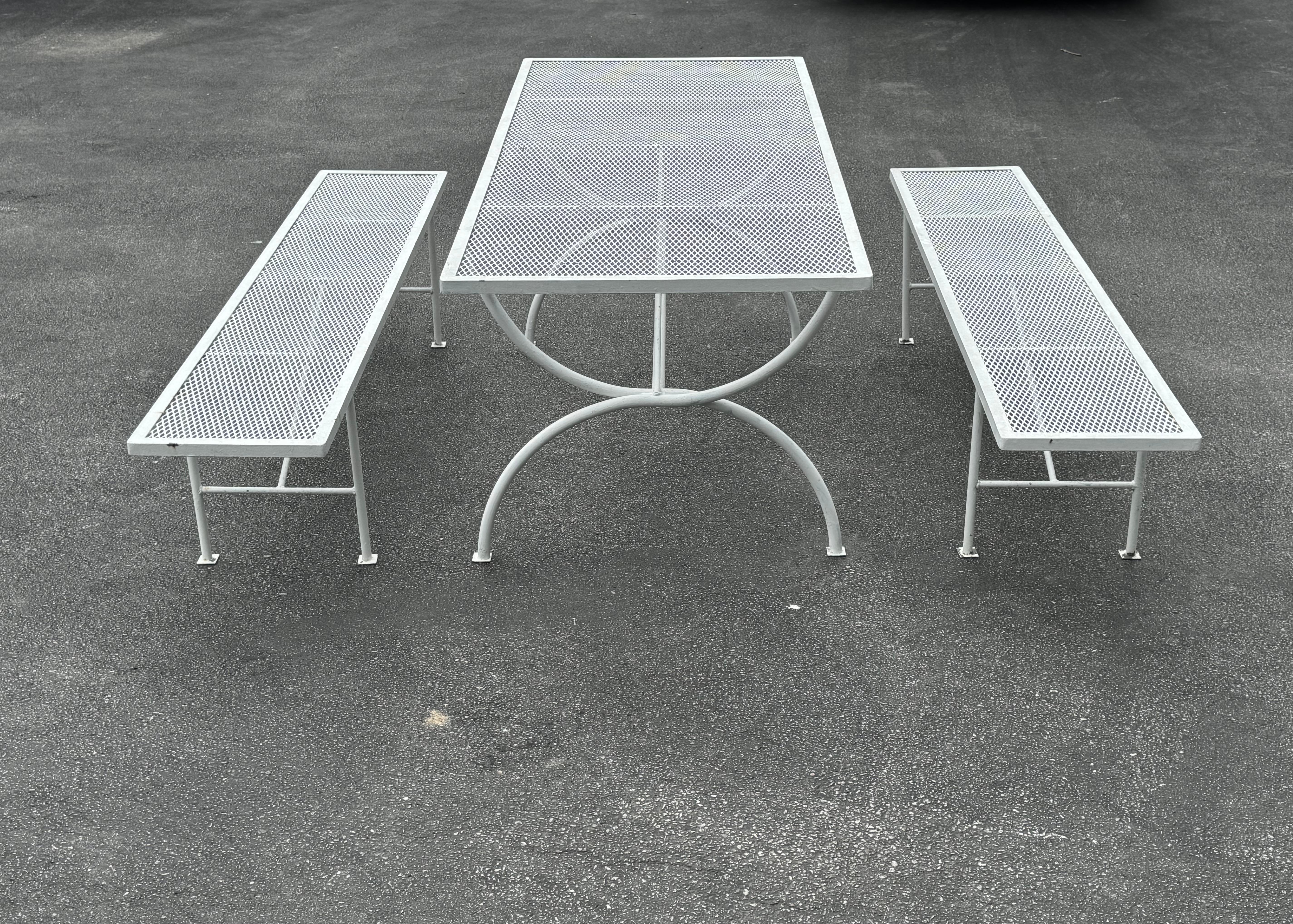 The Moderns Modern Salterini Era White Picnic Bench Table or Patio Dining Set Bon état - En vente à St. Louis, MO