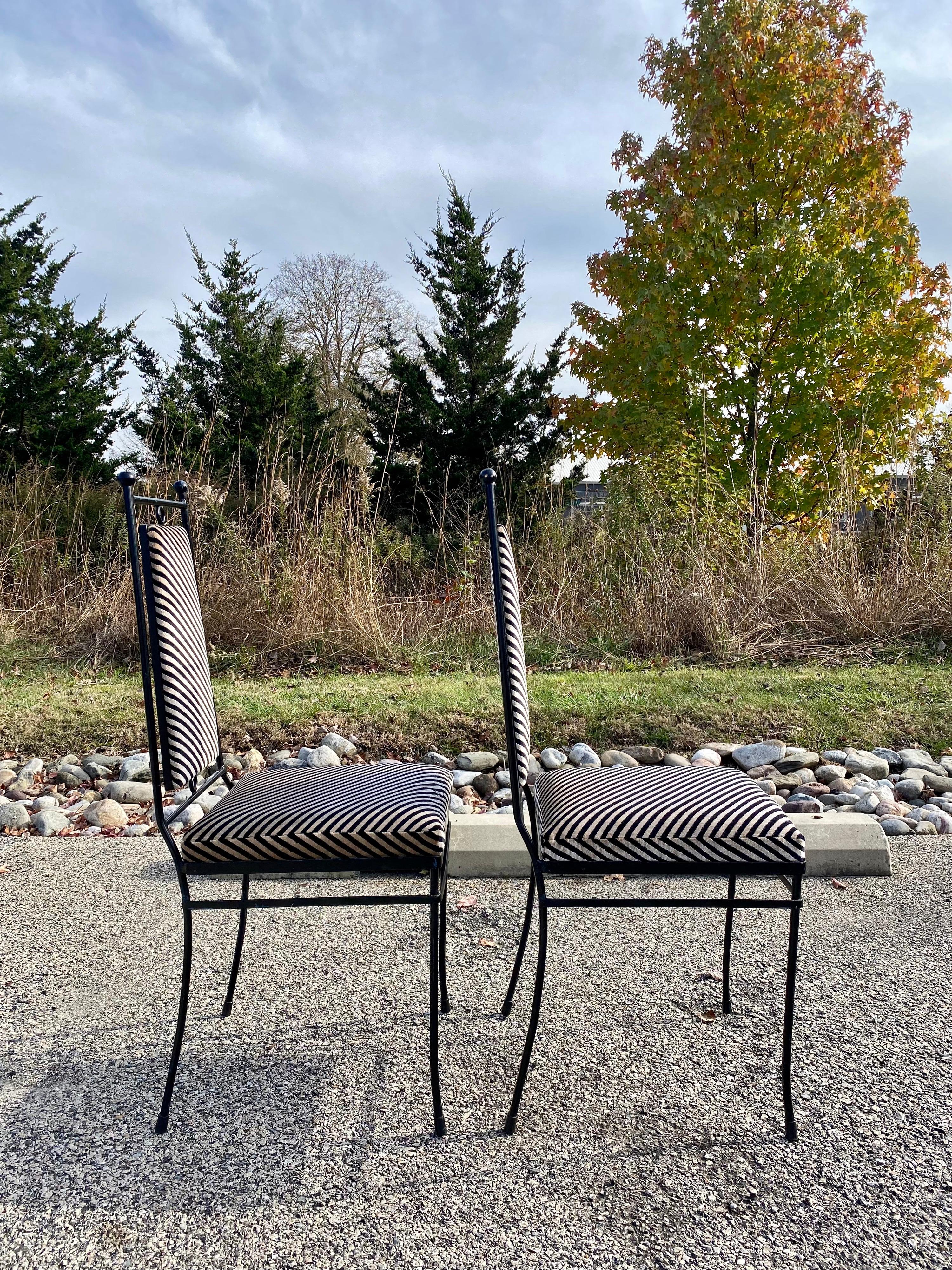 Mid-Century Modern Salterini Style Black Metal Side Accent Chairs, Pair In Good Condition In Lambertville, NJ