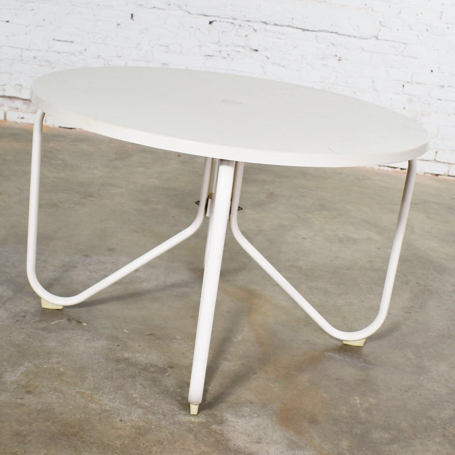 samsonite round card table