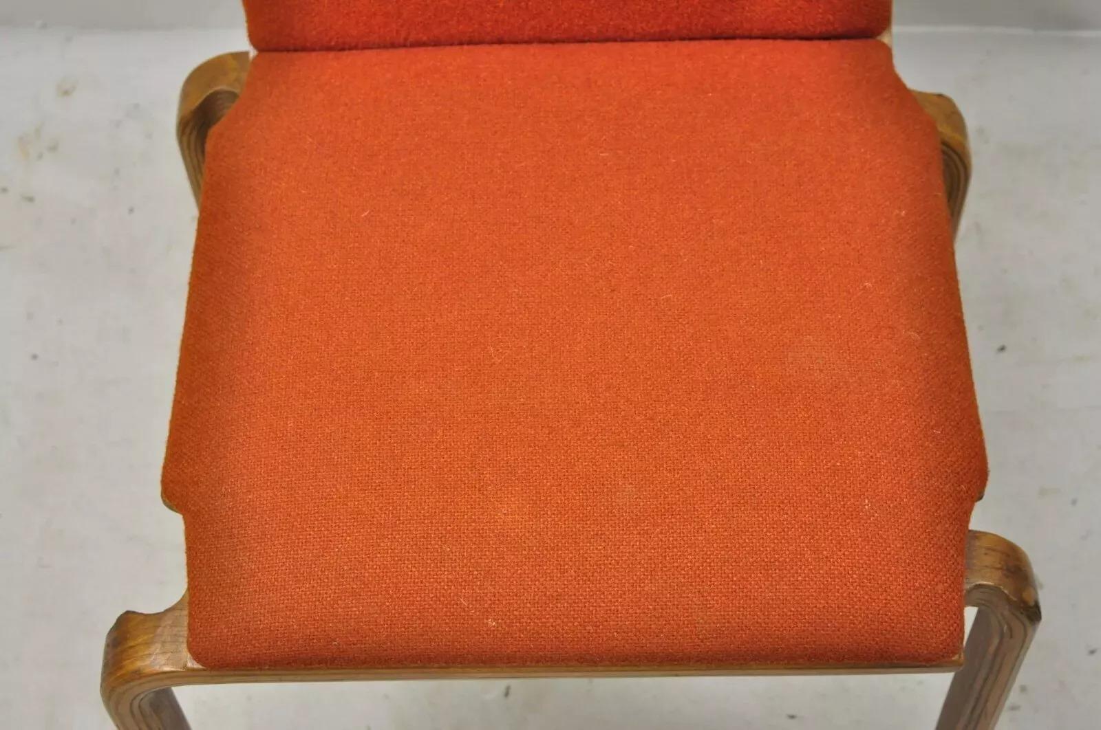 Mid Century Modern Sanders Bentwood Orange Stacking Dining Side Chair In Good Condition For Sale In Philadelphia, PA