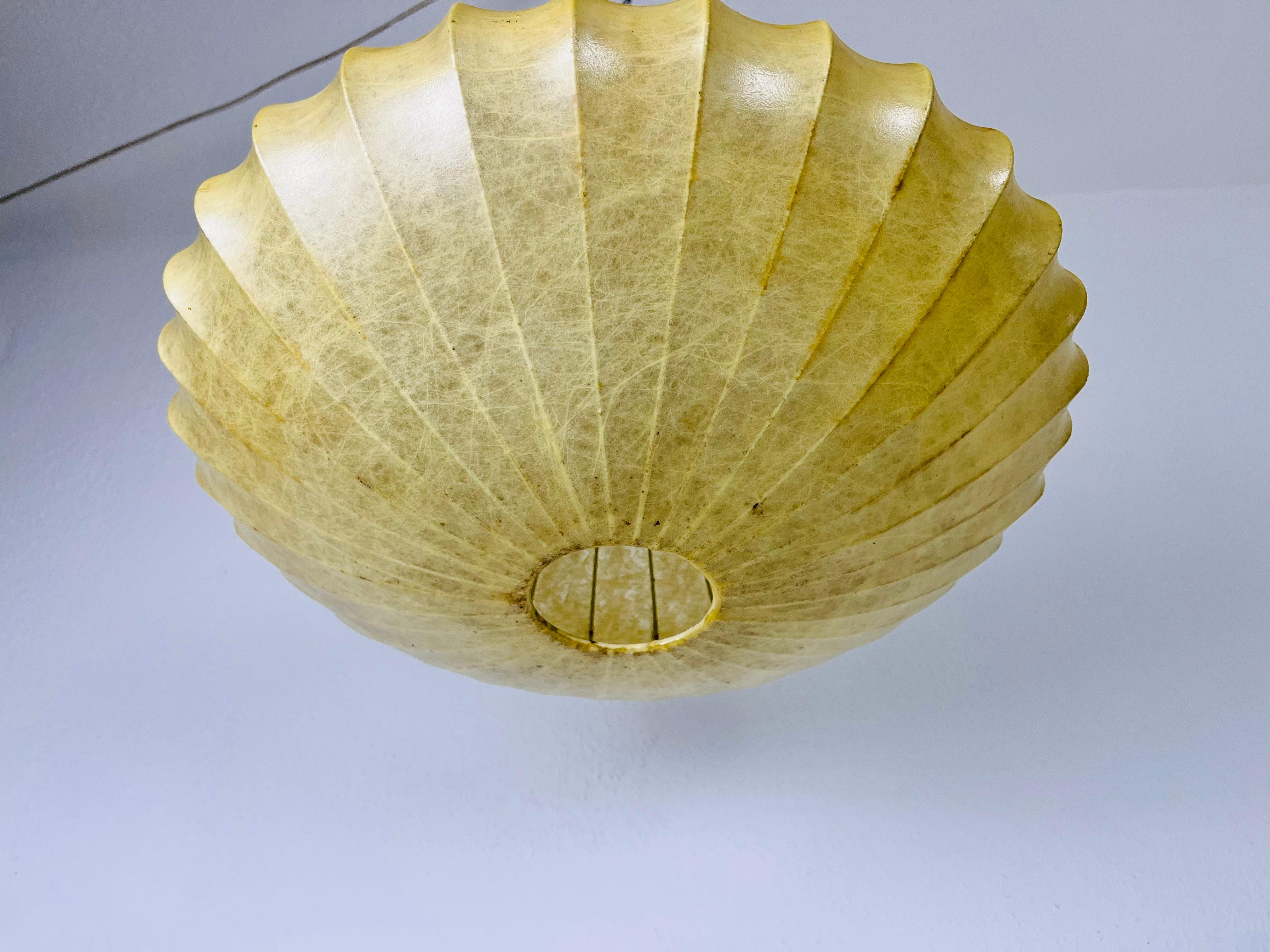 Mid-20th Century Mid-Century Modern Saucer Cocoon Pendant Lamp, 1960s For Sale