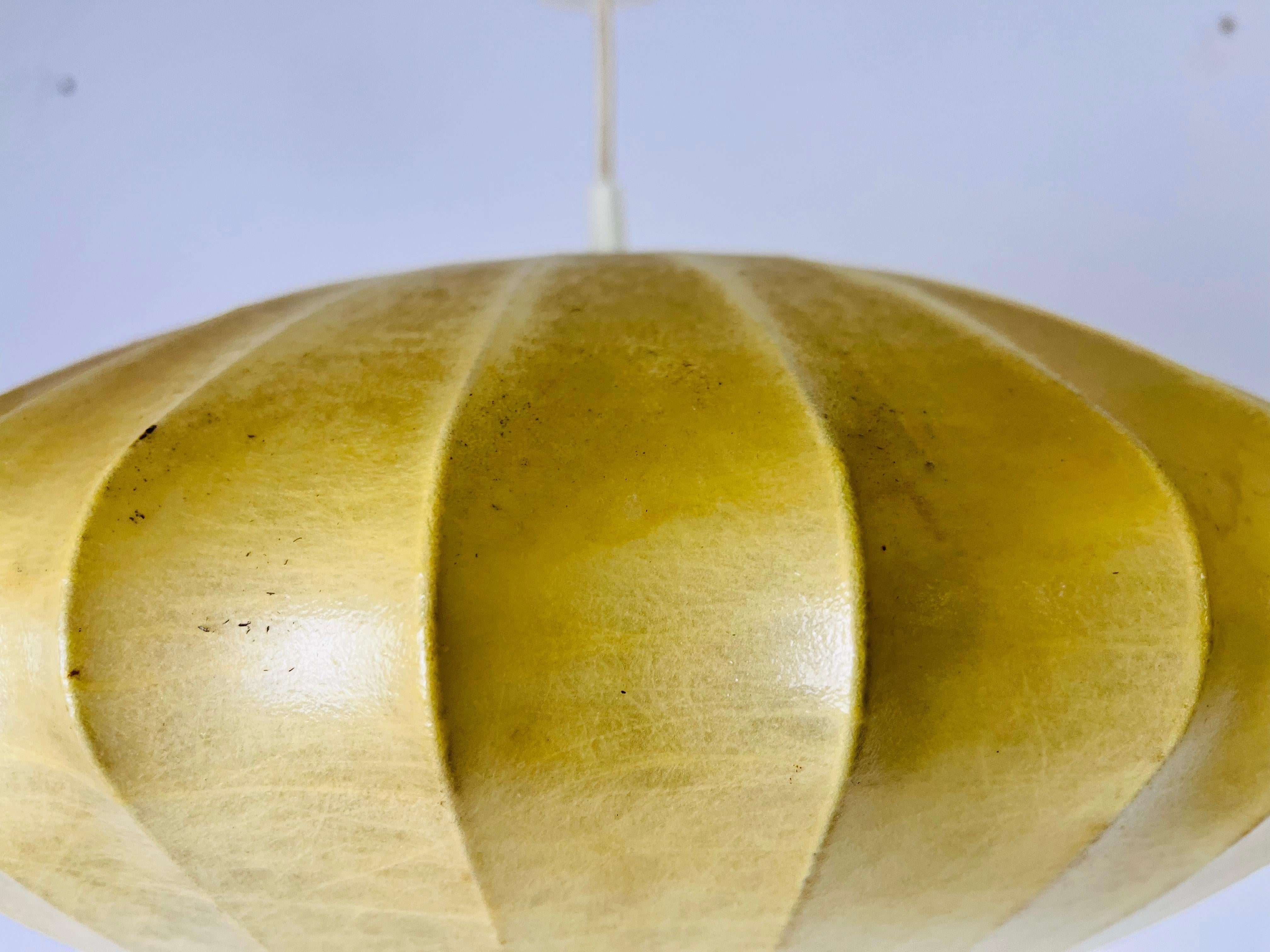 Mid-Century Modern Saucer Cocoon Pendant Lamp, 1960s For Sale 2