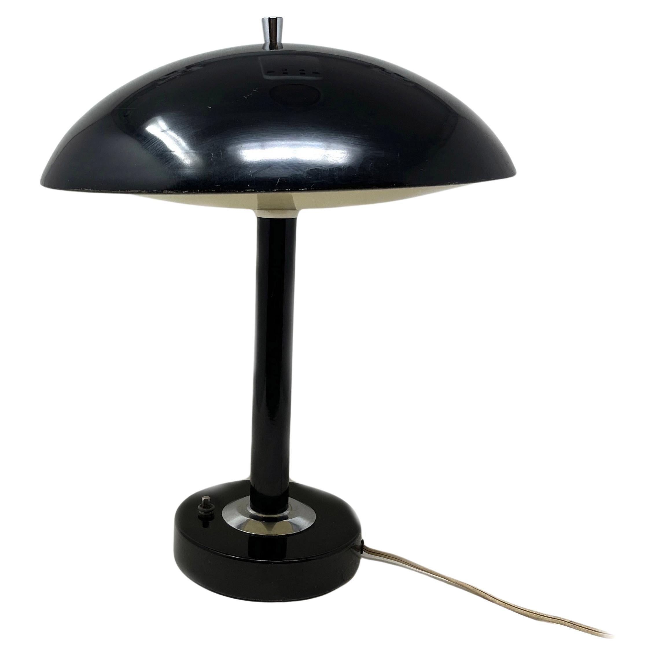 Lampada da scrivania a piattino moderna del Mid Century ... Lampada da tavolo dell'era atomica di NO AGE Space