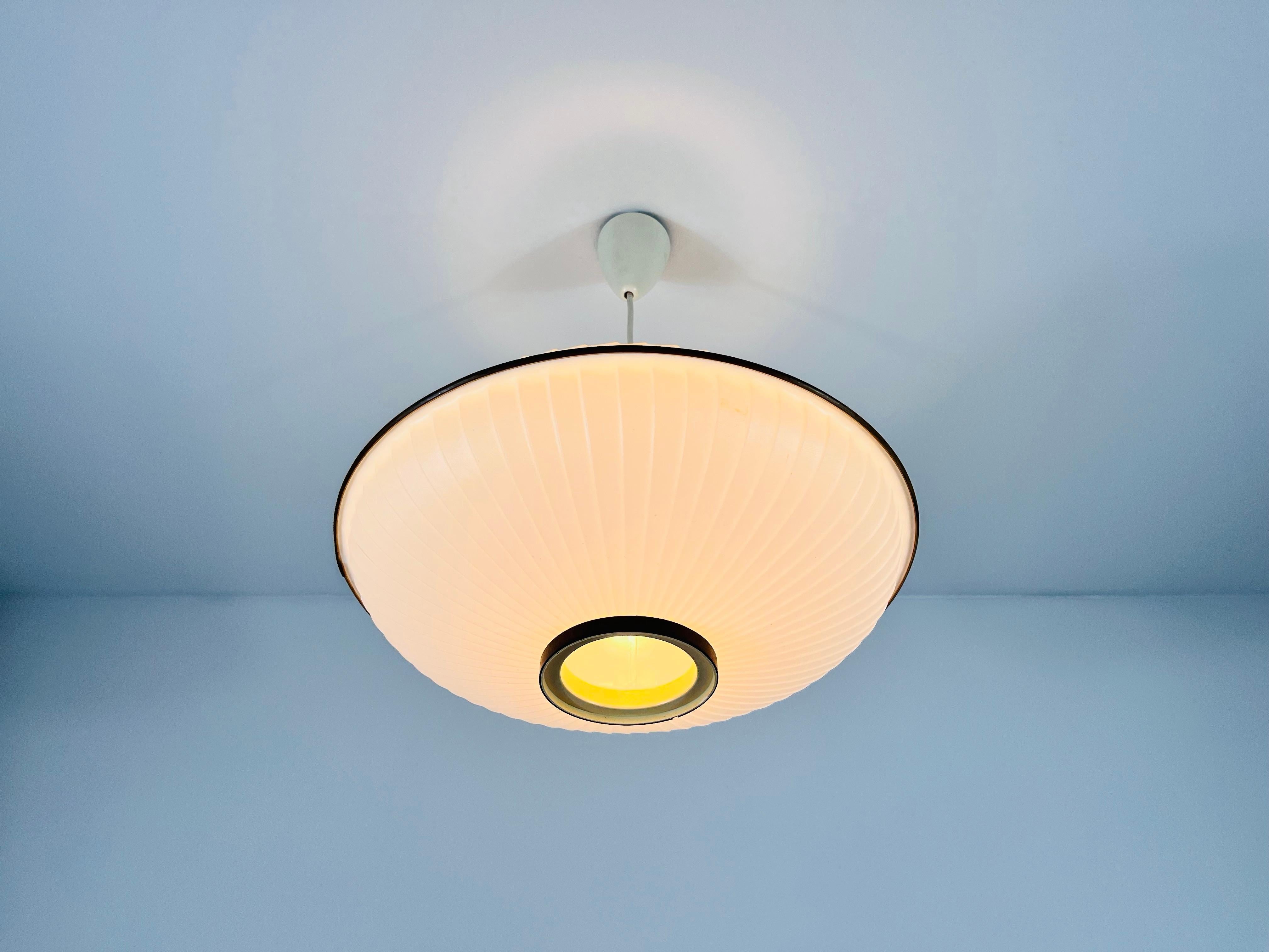 Mid-Century Modern Saucer Shape Pendant Lamp, Italy, 1960s For Sale 6