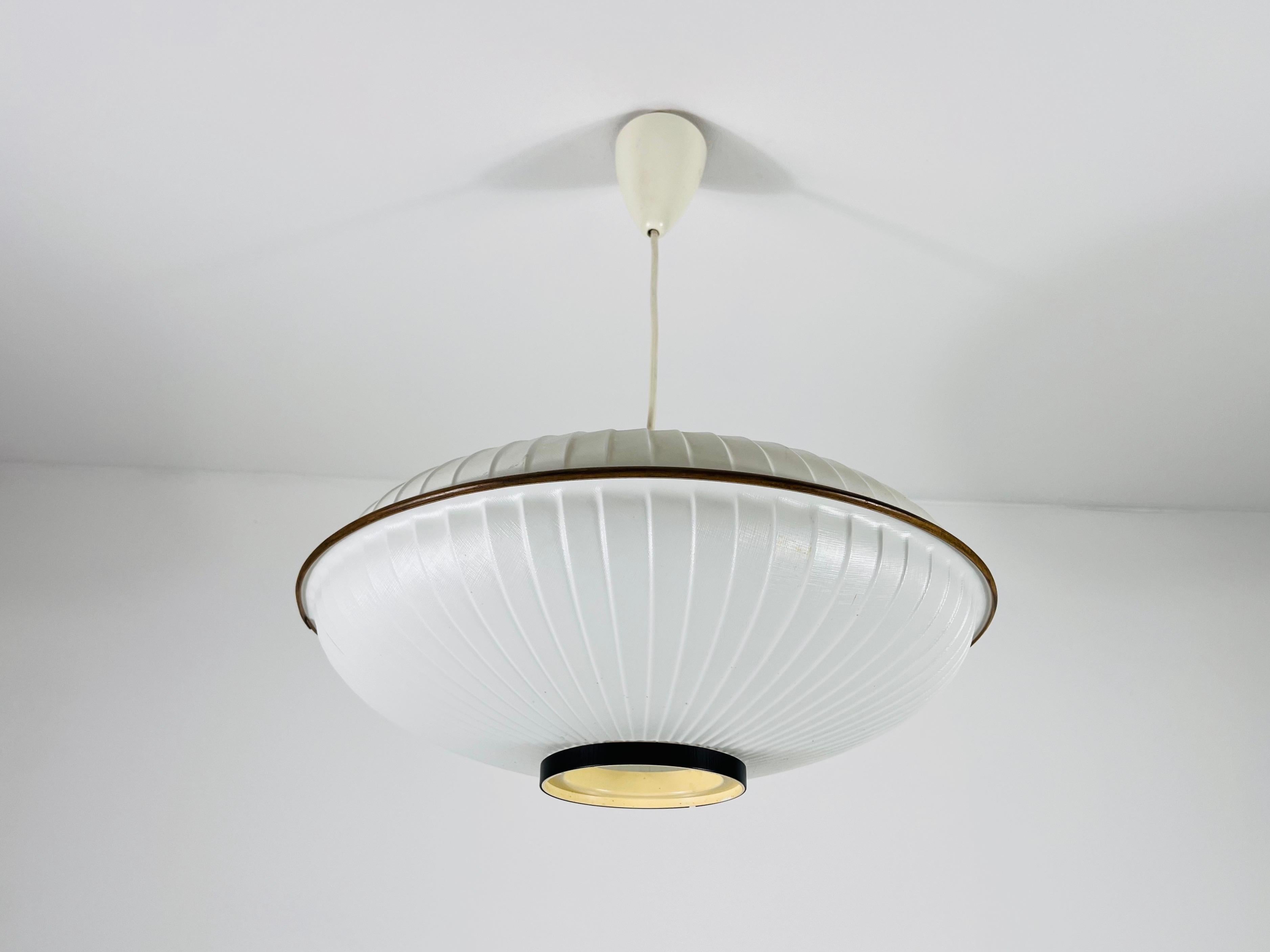 Italian Mid-Century Modern Saucer Shape Pendant Lamp, Italy, 1960s For Sale