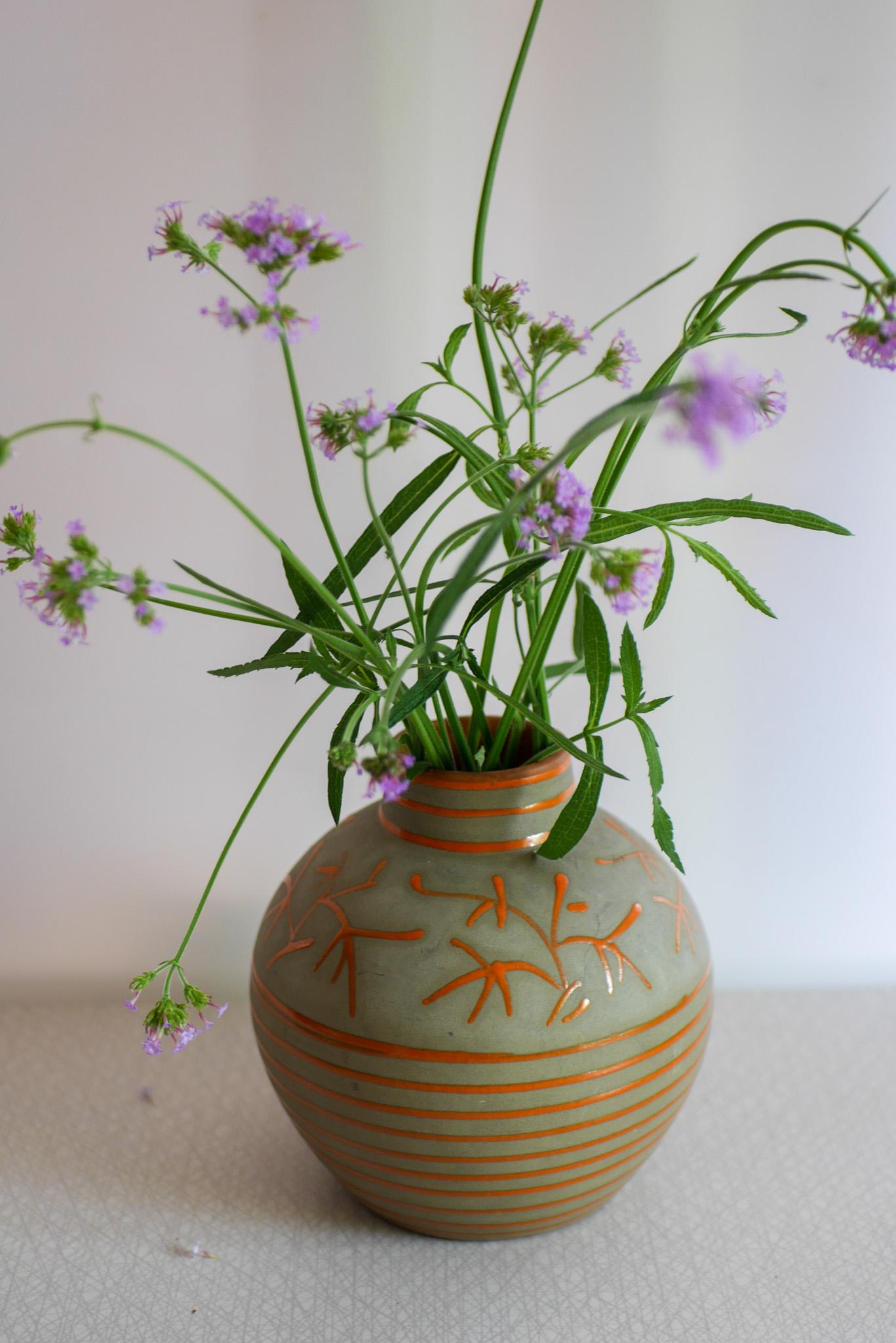 Ceramic Mid-century modern Scandinavian 1940s art pottery vase, Nittsjö Sweden For Sale