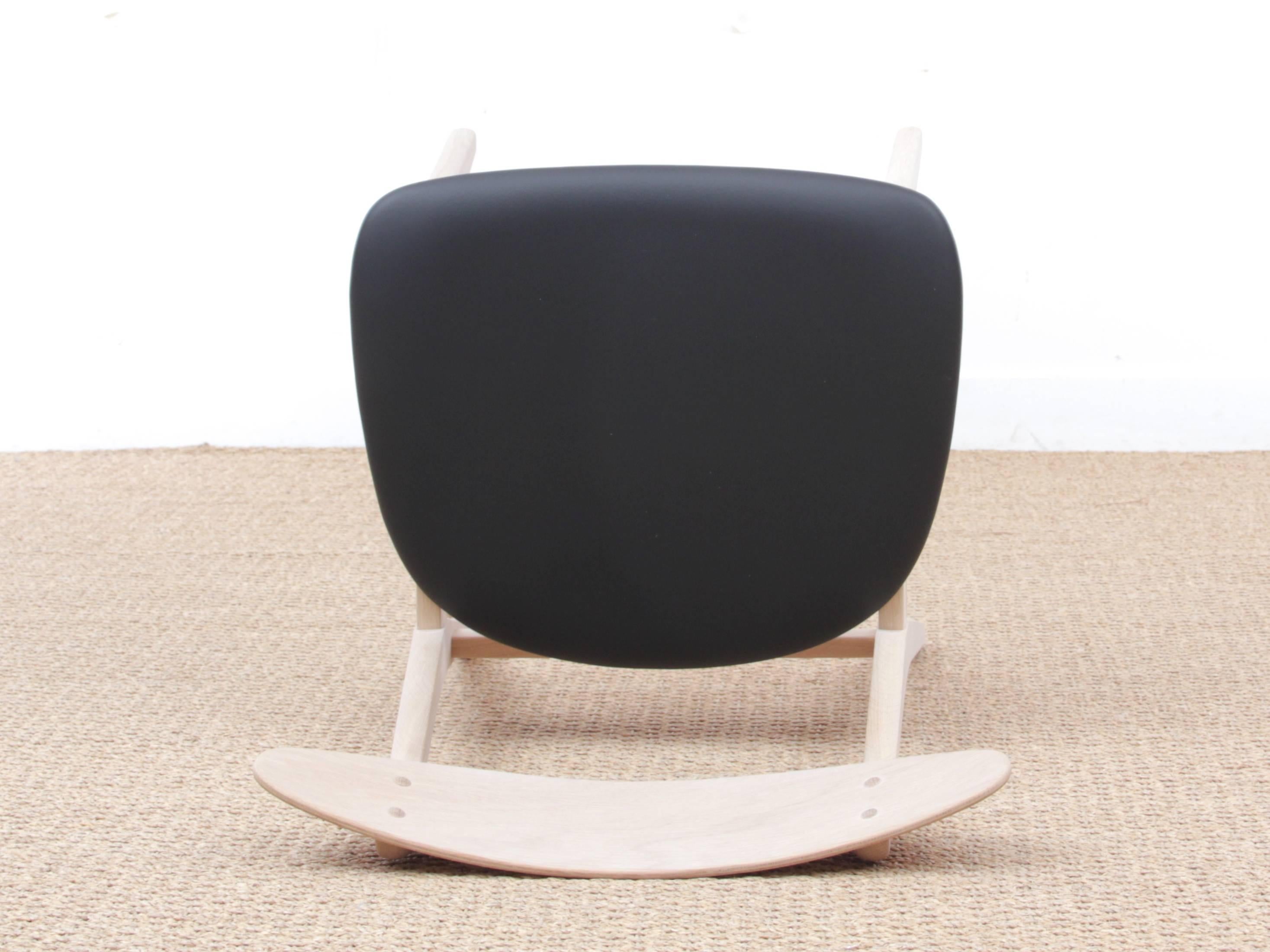 Mid-Century Modern Scandinavian 210 r Chair by Thomas Harlev In Excellent Condition For Sale In Courbevoie, FR