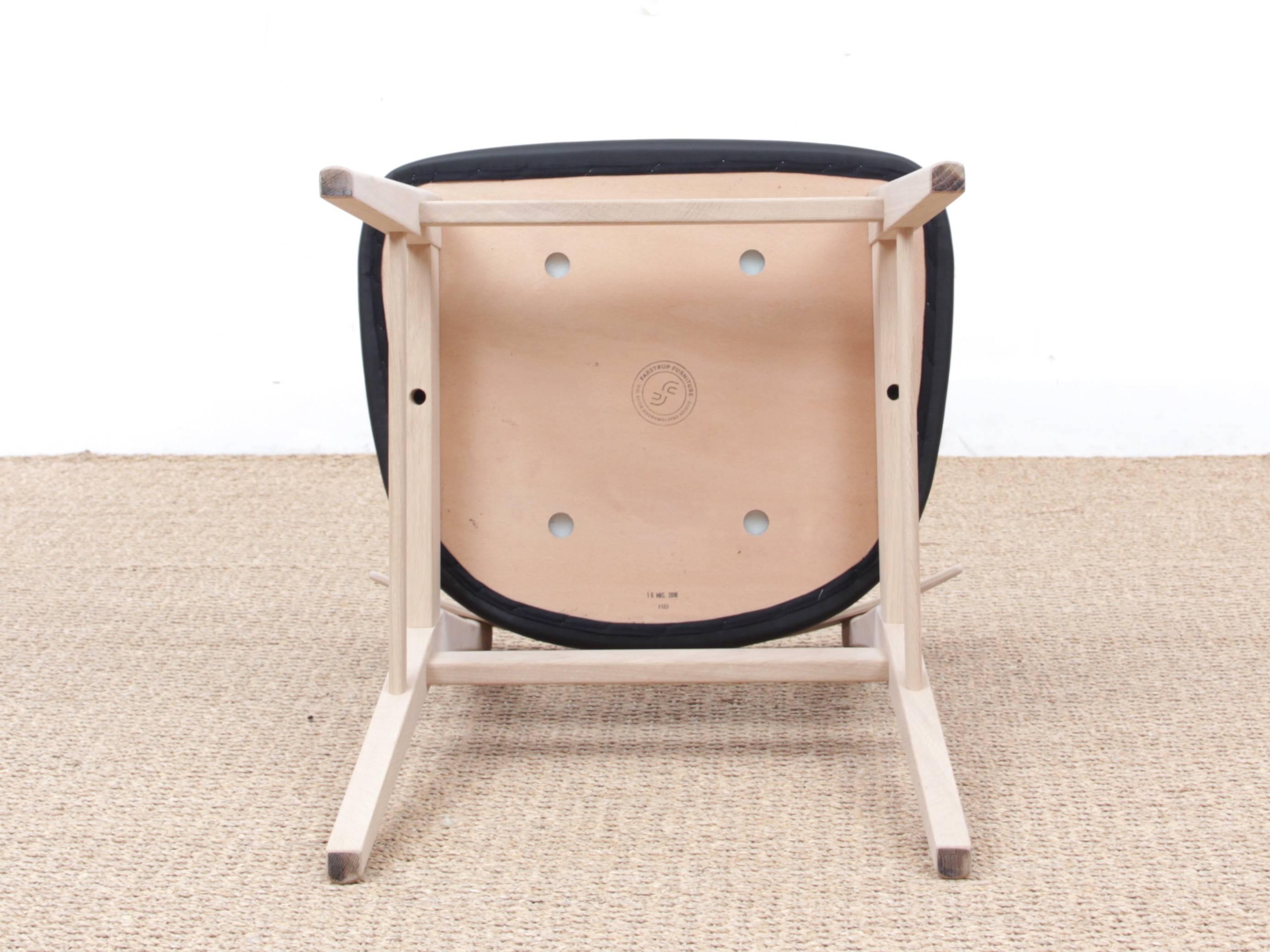 Mid-20th Century Mid-Century Modern Scandinavian 210 r Chair by Thomas Harlev For Sale