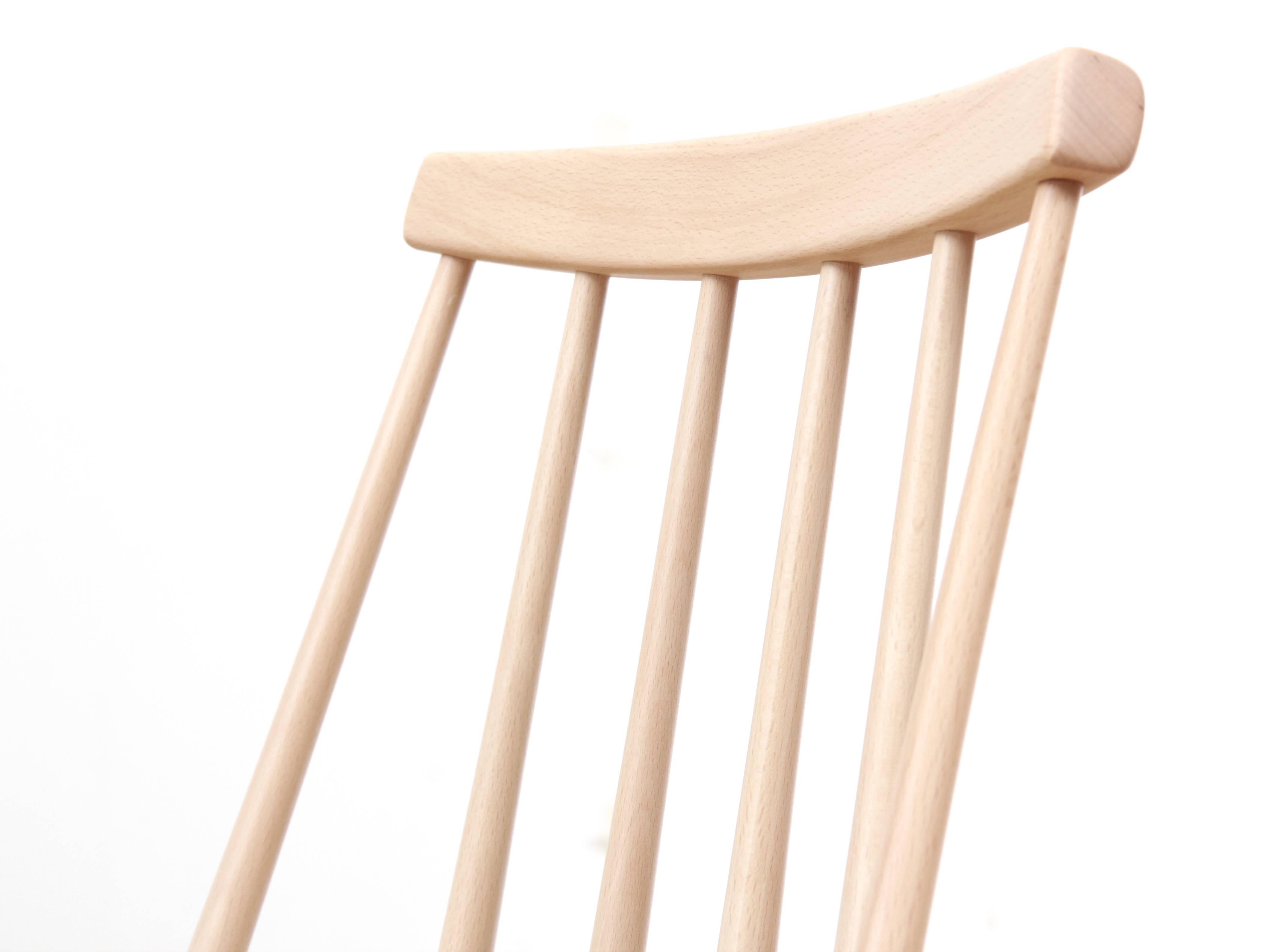 Chaise scandinave 216 à dossier en bâton de Thomas Harlev:: moderne du milieu du siècle:: colorée 5