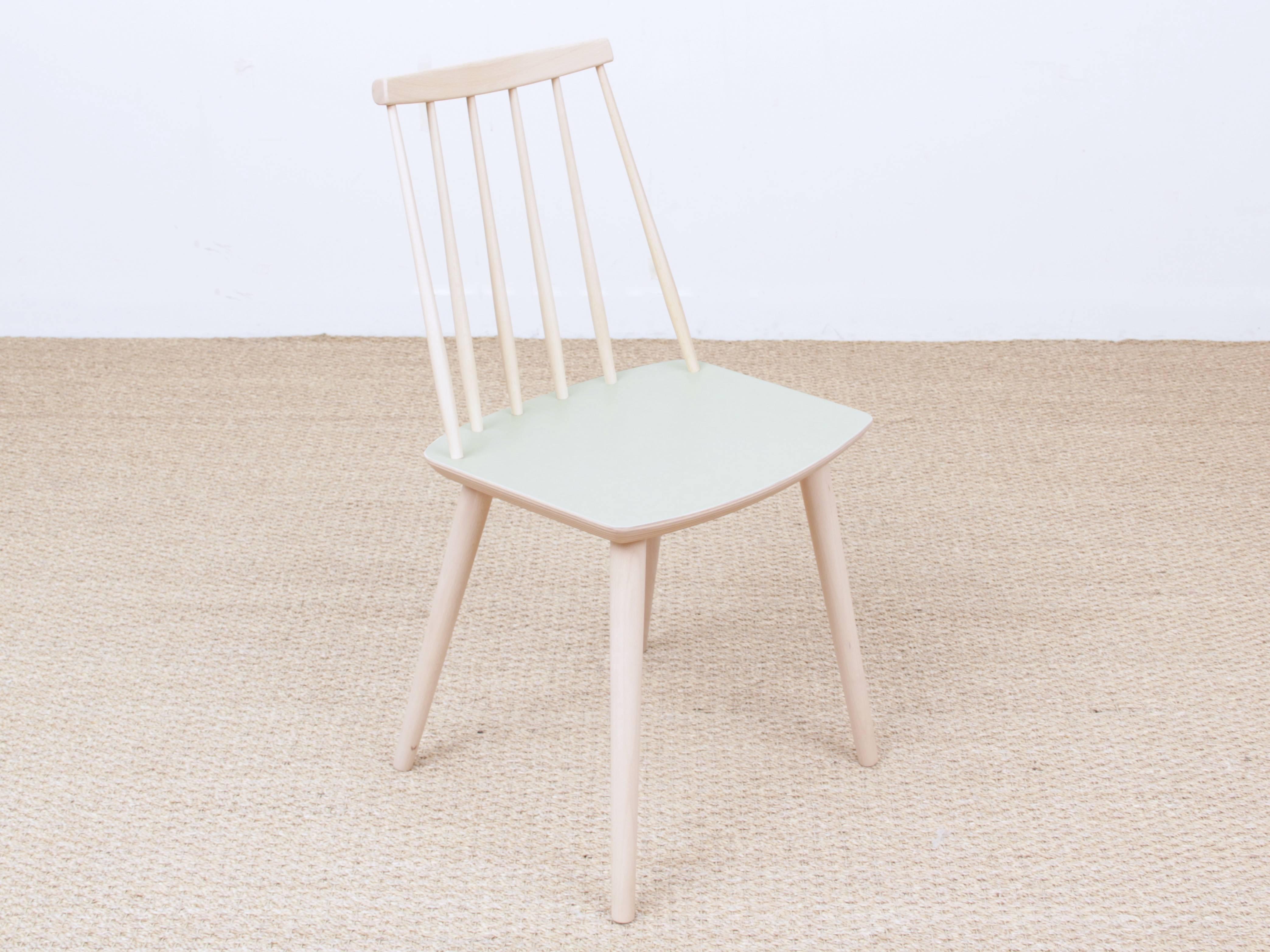 Chaise scandinave 216 à dossier en bâton de Thomas Harlev:: moderne du milieu du siècle:: colorée 1