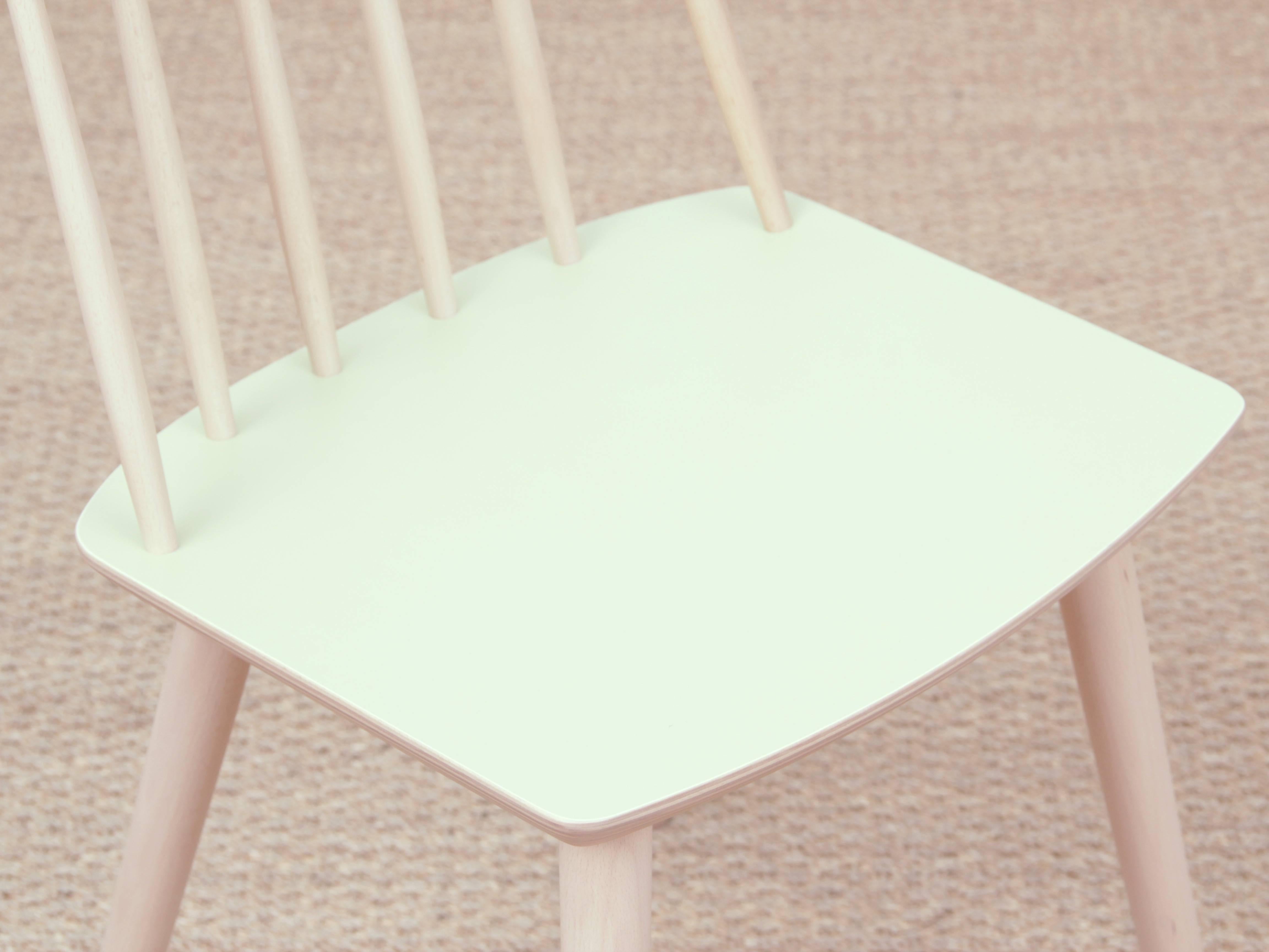 Chaise scandinave 216 à dossier en bâton de Thomas Harlev:: moderne du milieu du siècle:: colorée 2